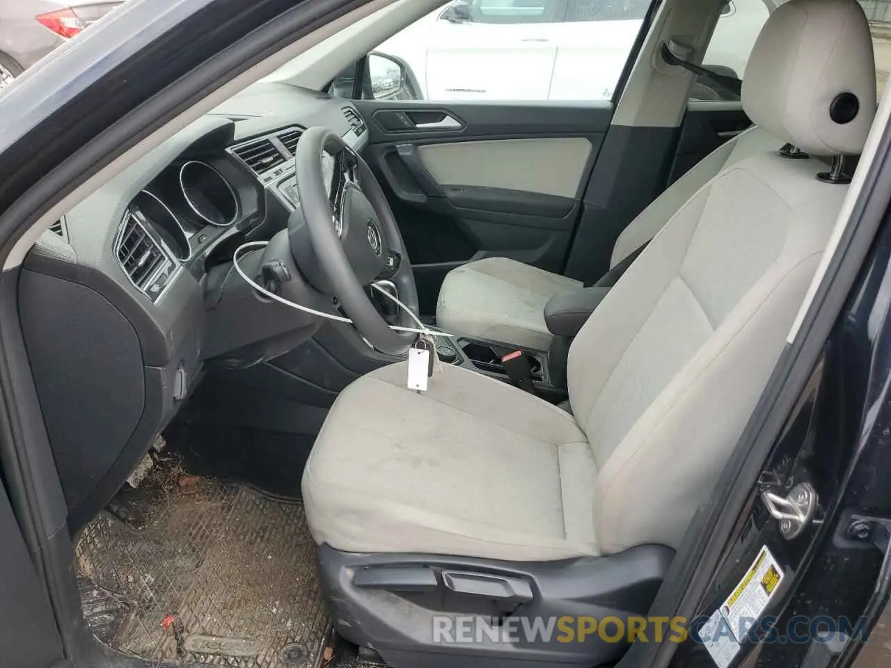 7 Photograph of a damaged car 3VV0B7AX0KM142154 VOLKSWAGEN TIGUAN 2019