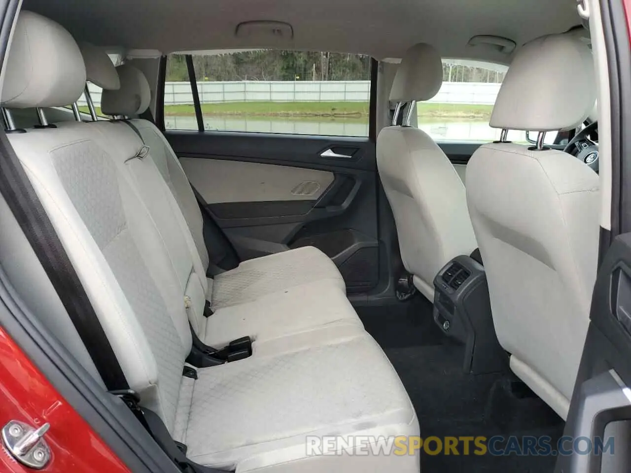 11 Photograph of a damaged car 3VV0B7AX0KM162033 VOLKSWAGEN TIGUAN 2019