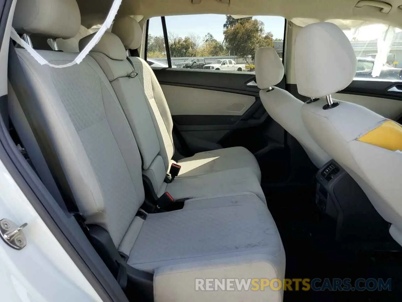 11 Photograph of a damaged car 3VV0B7AX0KM200859 VOLKSWAGEN TIGUAN 2019