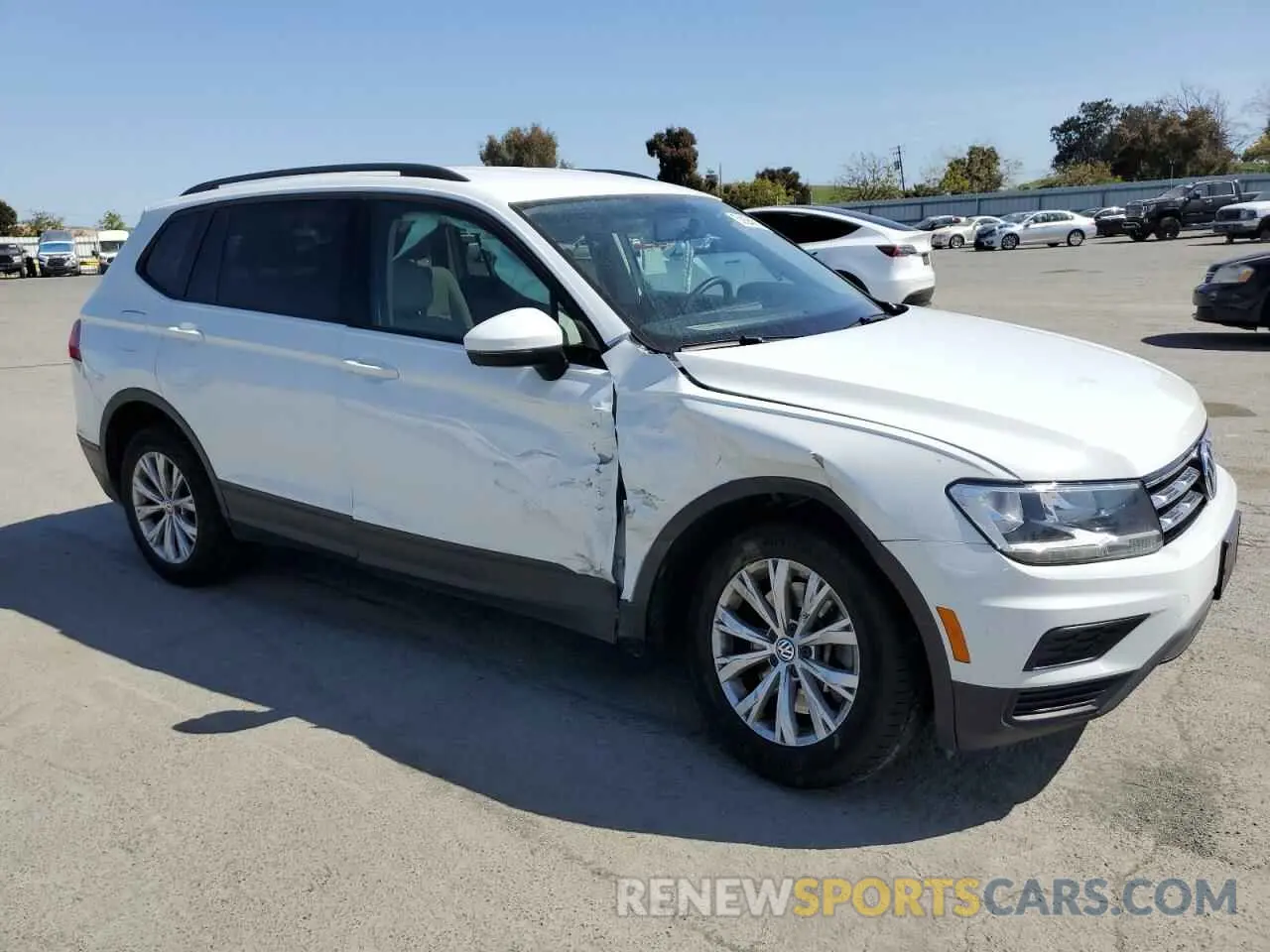 4 Photograph of a damaged car 3VV0B7AX0KM200859 VOLKSWAGEN TIGUAN 2019