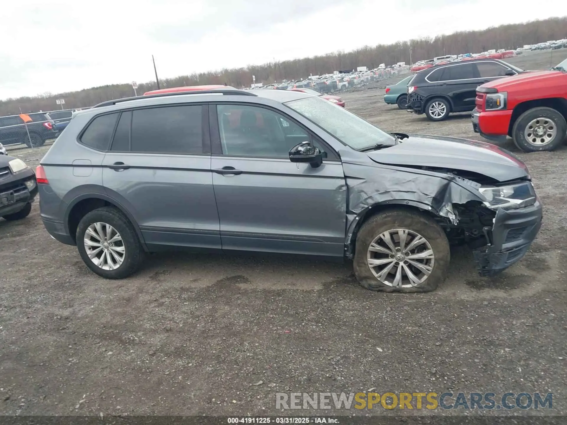 13 Photograph of a damaged car 3VV0B7AX1KM046808 VOLKSWAGEN TIGUAN 2019