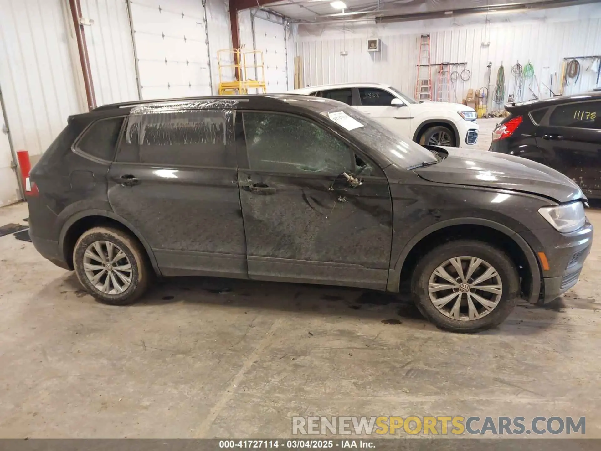 13 Photograph of a damaged car 3VV0B7AX3KM182311 VOLKSWAGEN TIGUAN 2019