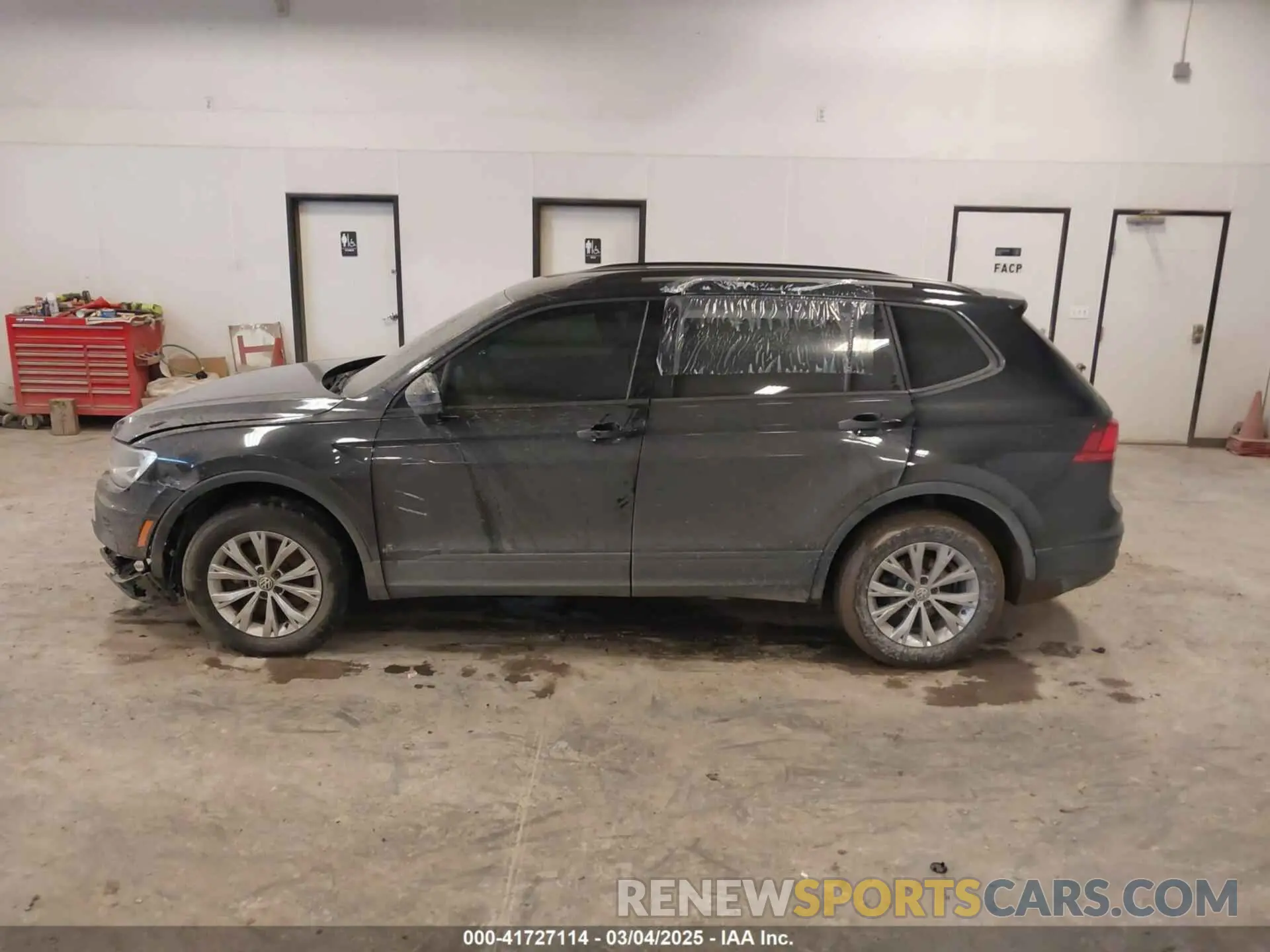 14 Photograph of a damaged car 3VV0B7AX3KM182311 VOLKSWAGEN TIGUAN 2019