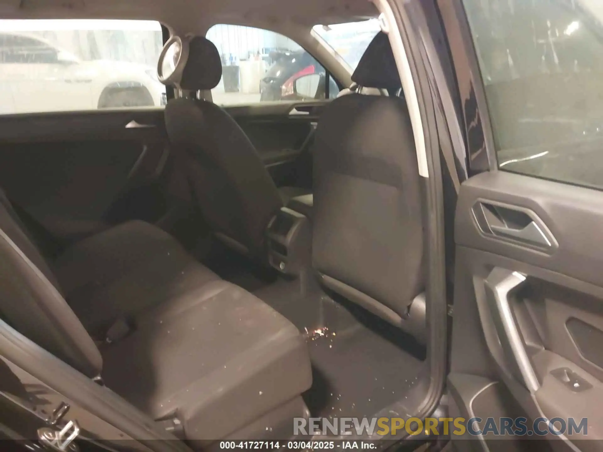 8 Photograph of a damaged car 3VV0B7AX3KM182311 VOLKSWAGEN TIGUAN 2019