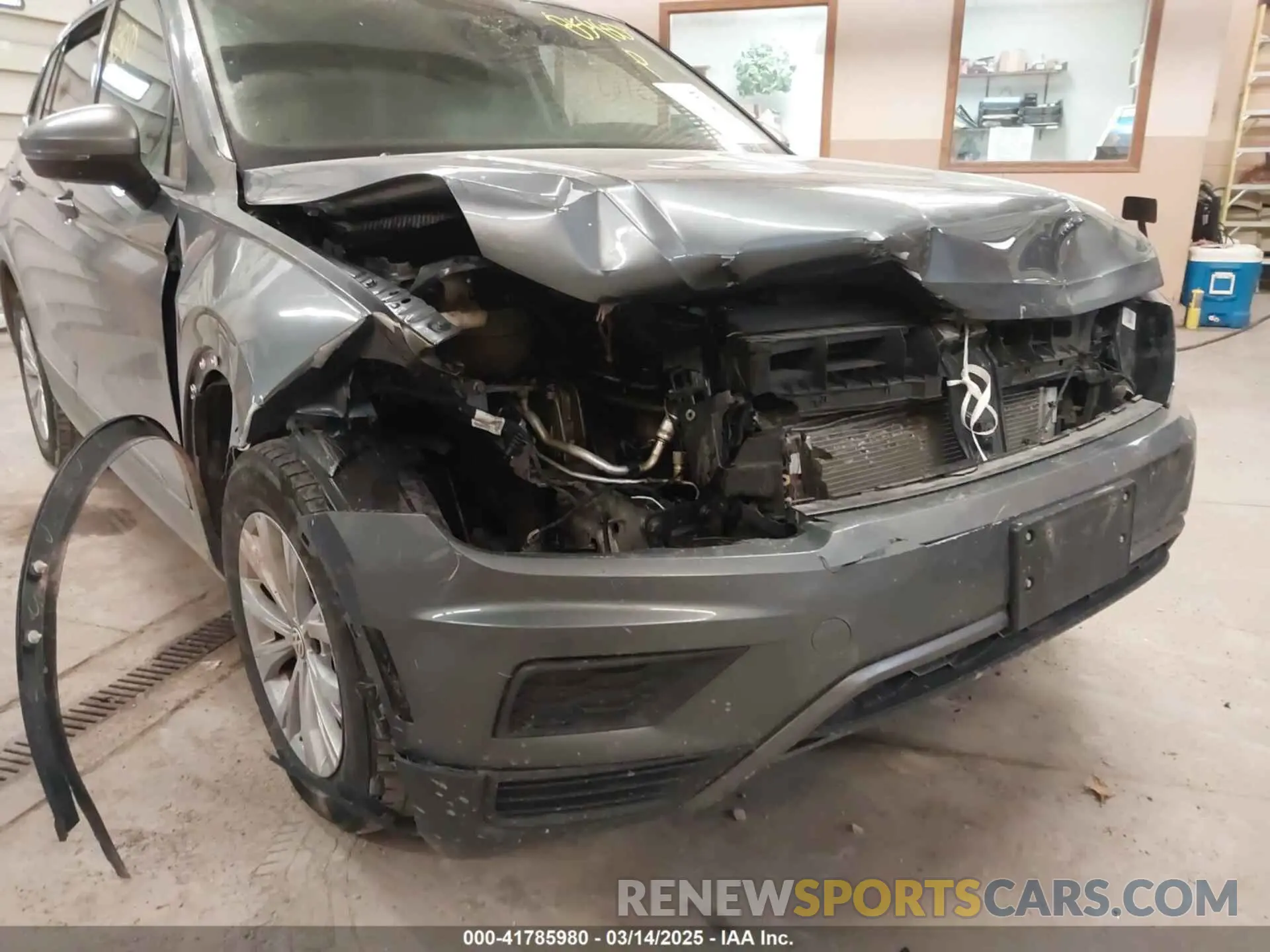 6 Photograph of a damaged car 3VV0B7AX5KM180611 VOLKSWAGEN TIGUAN 2019