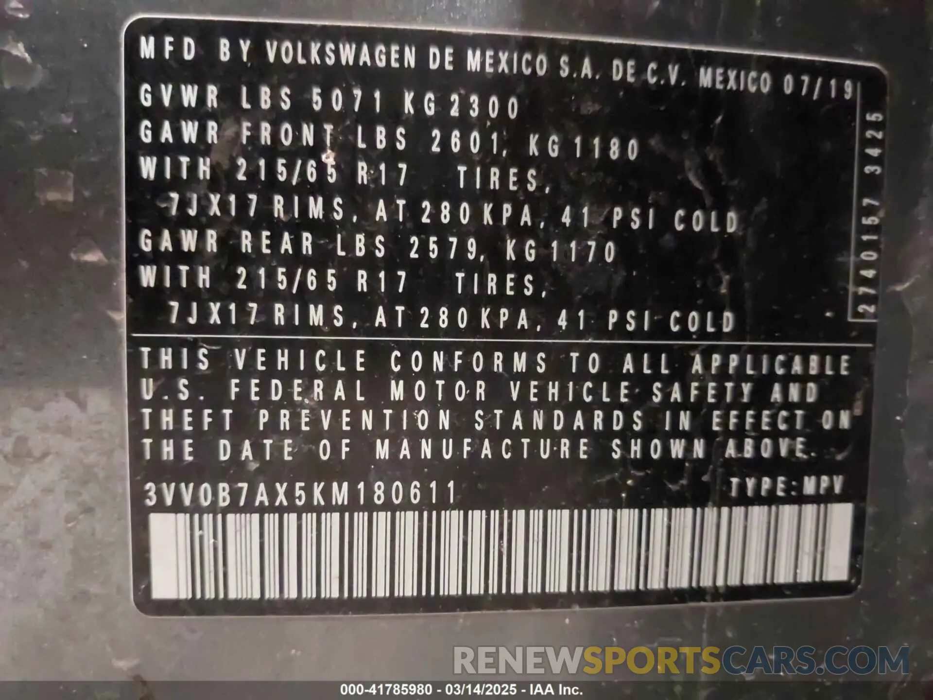 9 Photograph of a damaged car 3VV0B7AX5KM180611 VOLKSWAGEN TIGUAN 2019
