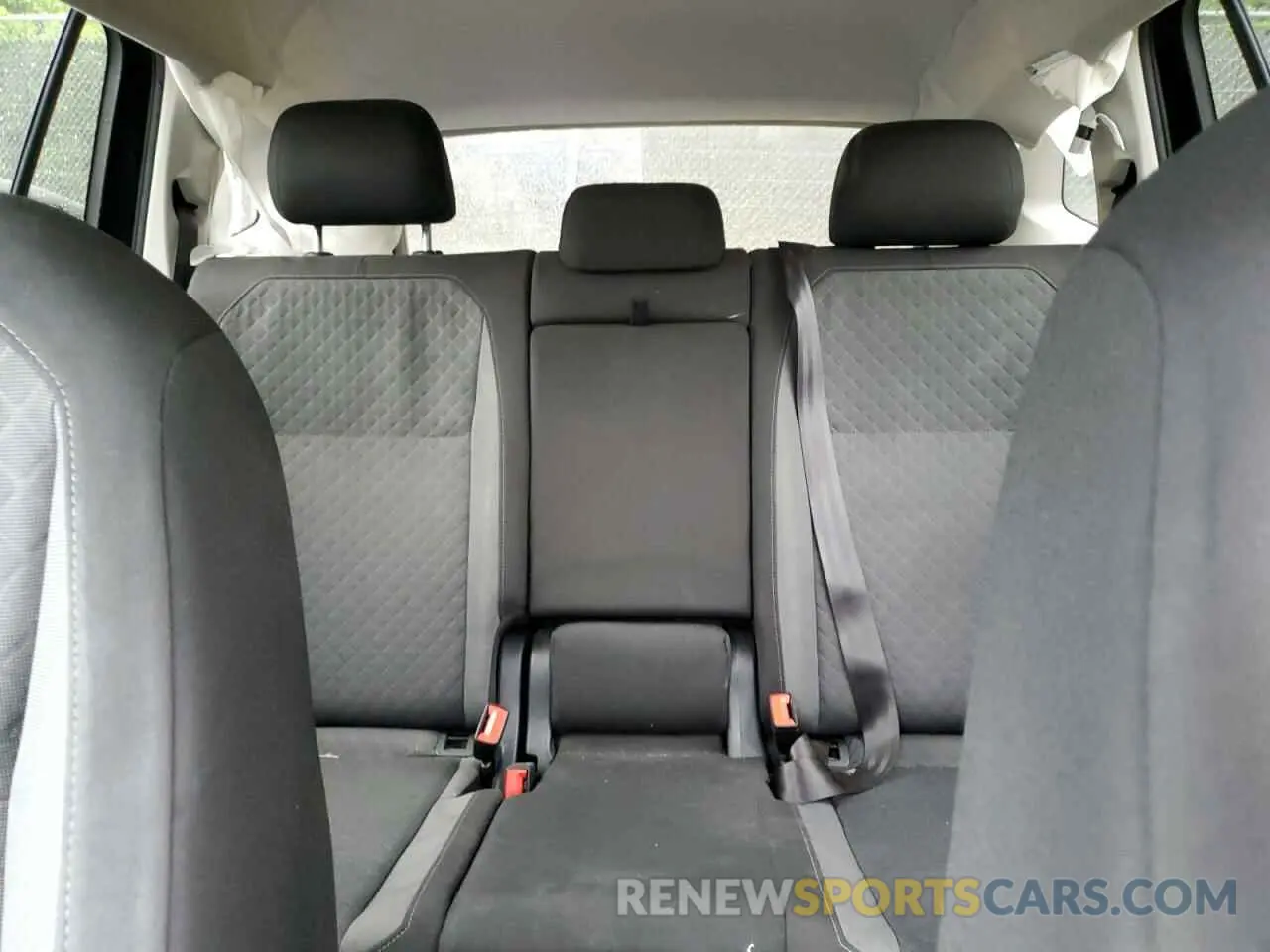 10 Photograph of a damaged car 3VV0B7AX7KM067047 VOLKSWAGEN TIGUAN 2019