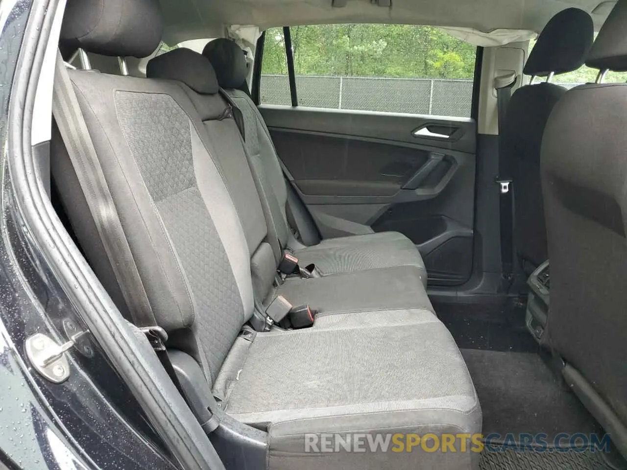 11 Photograph of a damaged car 3VV0B7AX7KM067047 VOLKSWAGEN TIGUAN 2019