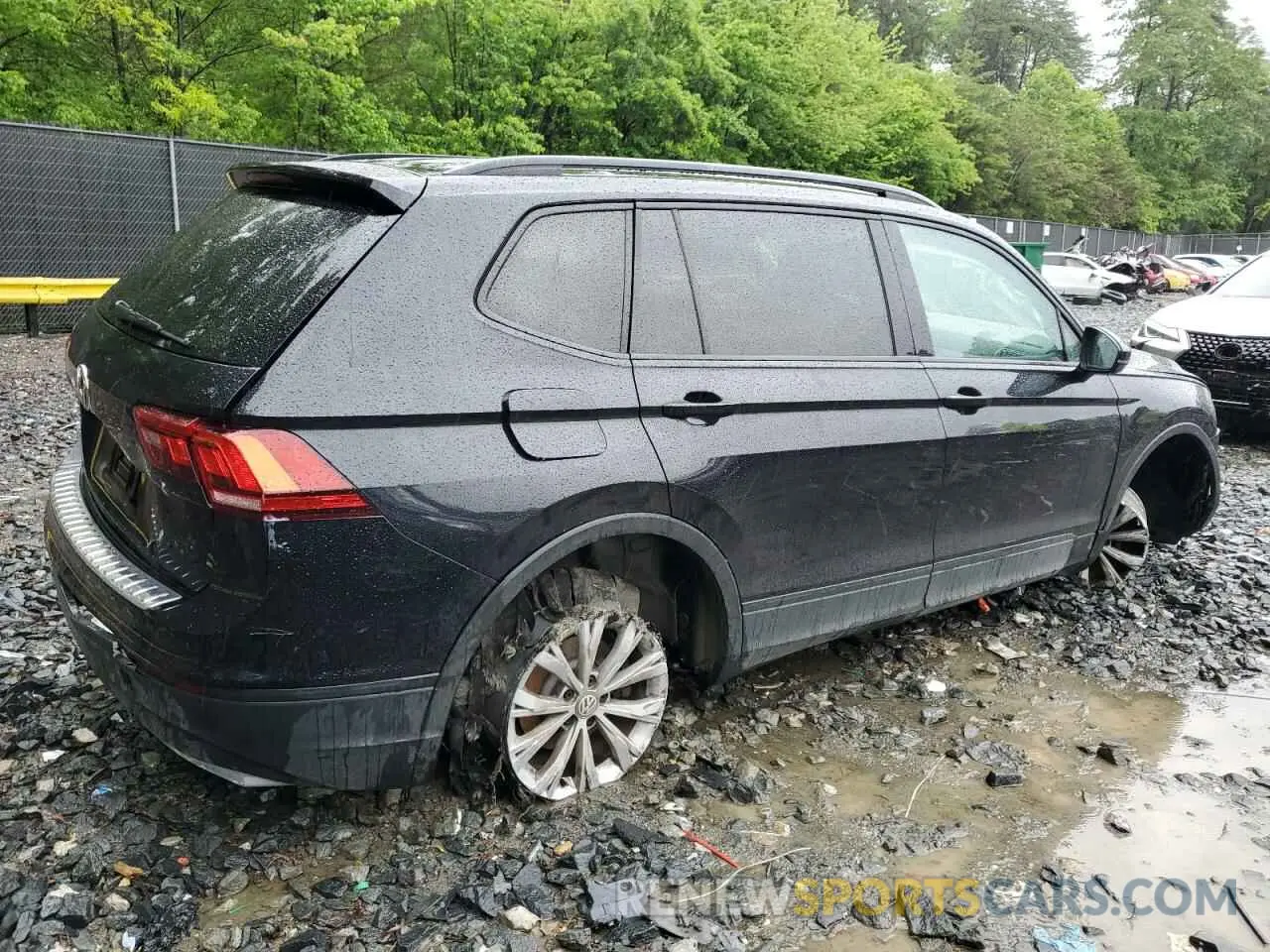 3 Photograph of a damaged car 3VV0B7AX7KM067047 VOLKSWAGEN TIGUAN 2019