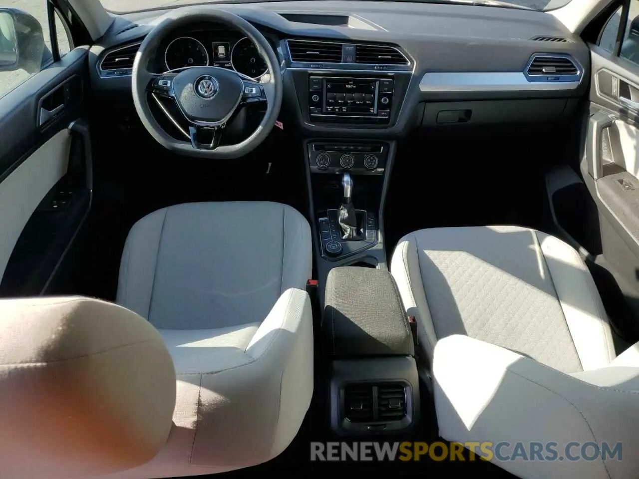 8 Photograph of a damaged car 3VV0B7AX8KM025311 VOLKSWAGEN TIGUAN 2019