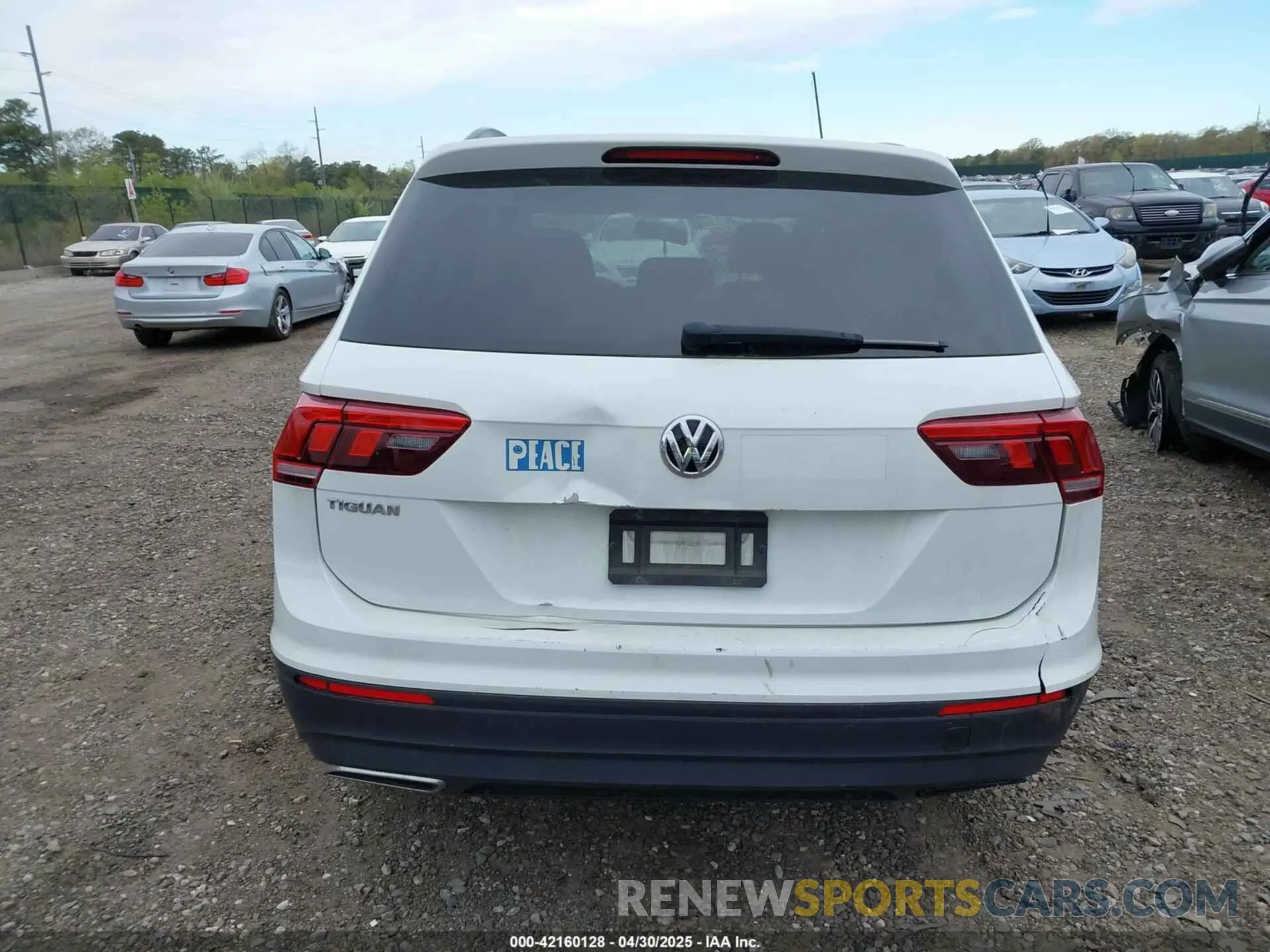 16 Photograph of a damaged car 3VV0B7AX9KM055305 VOLKSWAGEN TIGUAN 2019