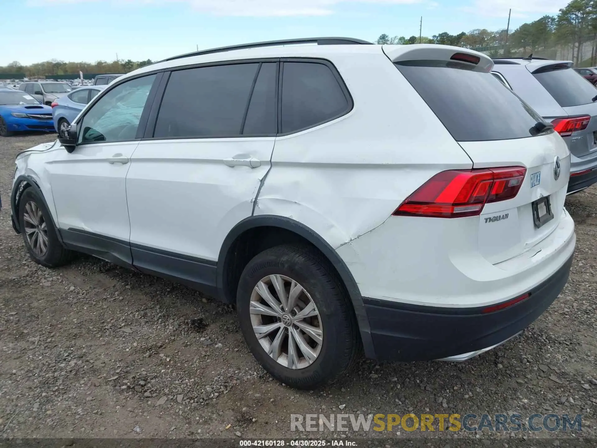 3 Photograph of a damaged car 3VV0B7AX9KM055305 VOLKSWAGEN TIGUAN 2019