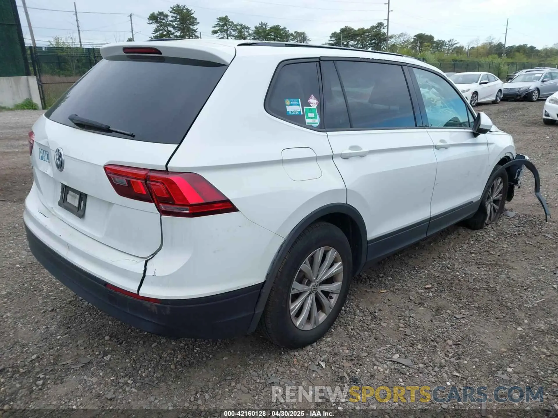 4 Photograph of a damaged car 3VV0B7AX9KM055305 VOLKSWAGEN TIGUAN 2019