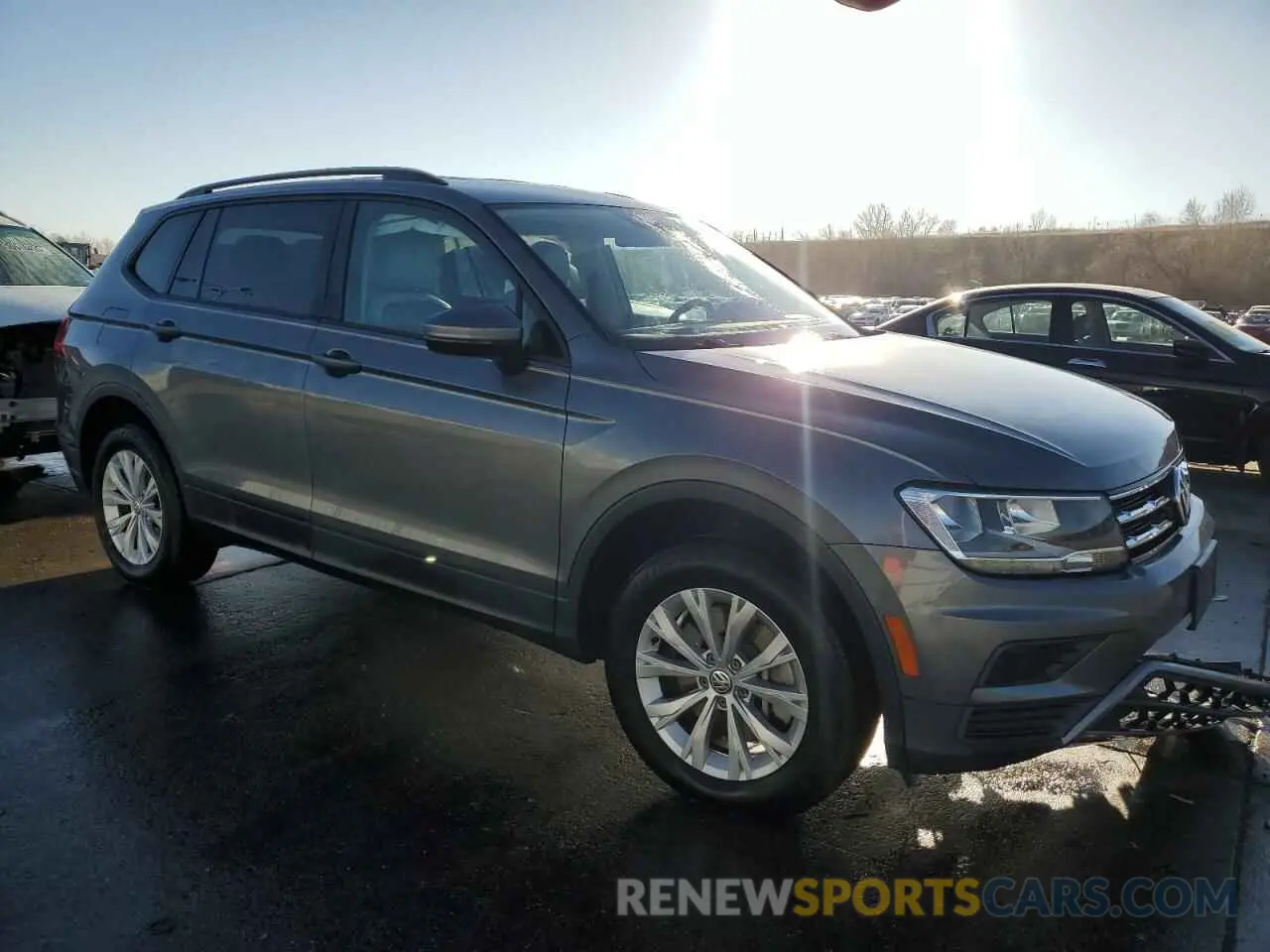 4 Photograph of a damaged car 3VV0B7AX9KM056521 VOLKSWAGEN TIGUAN 2019