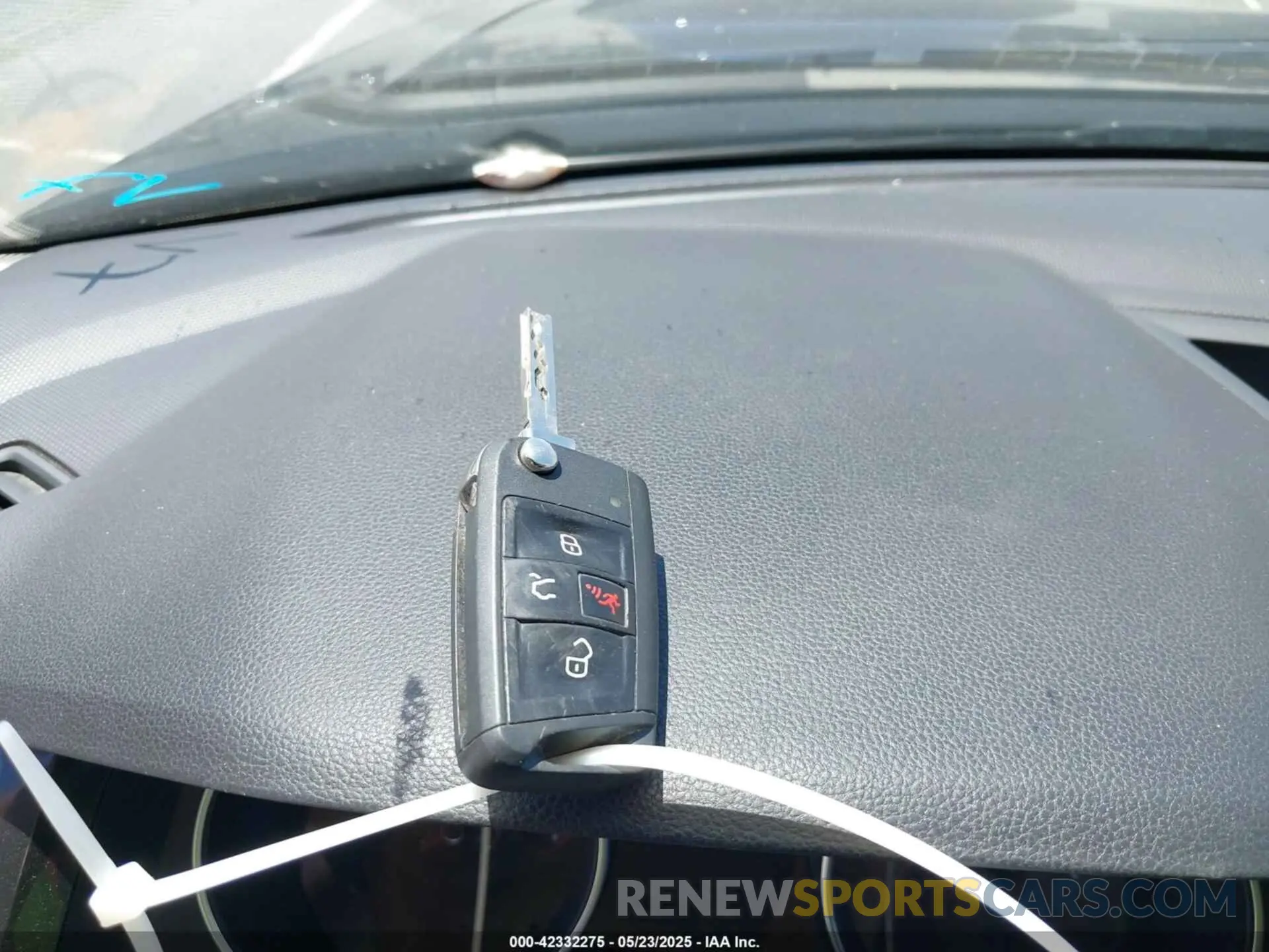 11 Photograph of a damaged car 3VV1B7AX0KM027381 VOLKSWAGEN TIGUAN 2019