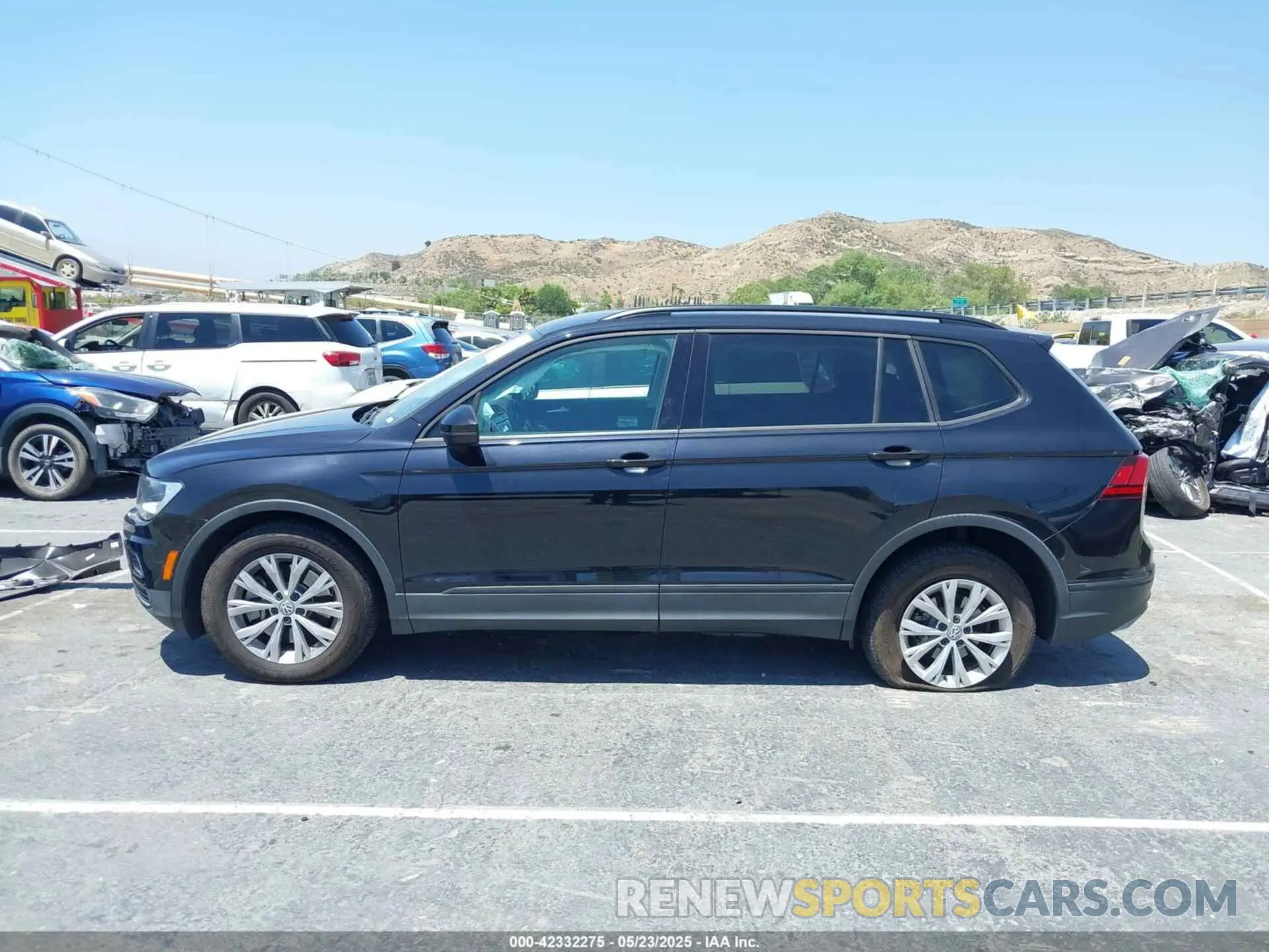 14 Photograph of a damaged car 3VV1B7AX0KM027381 VOLKSWAGEN TIGUAN 2019