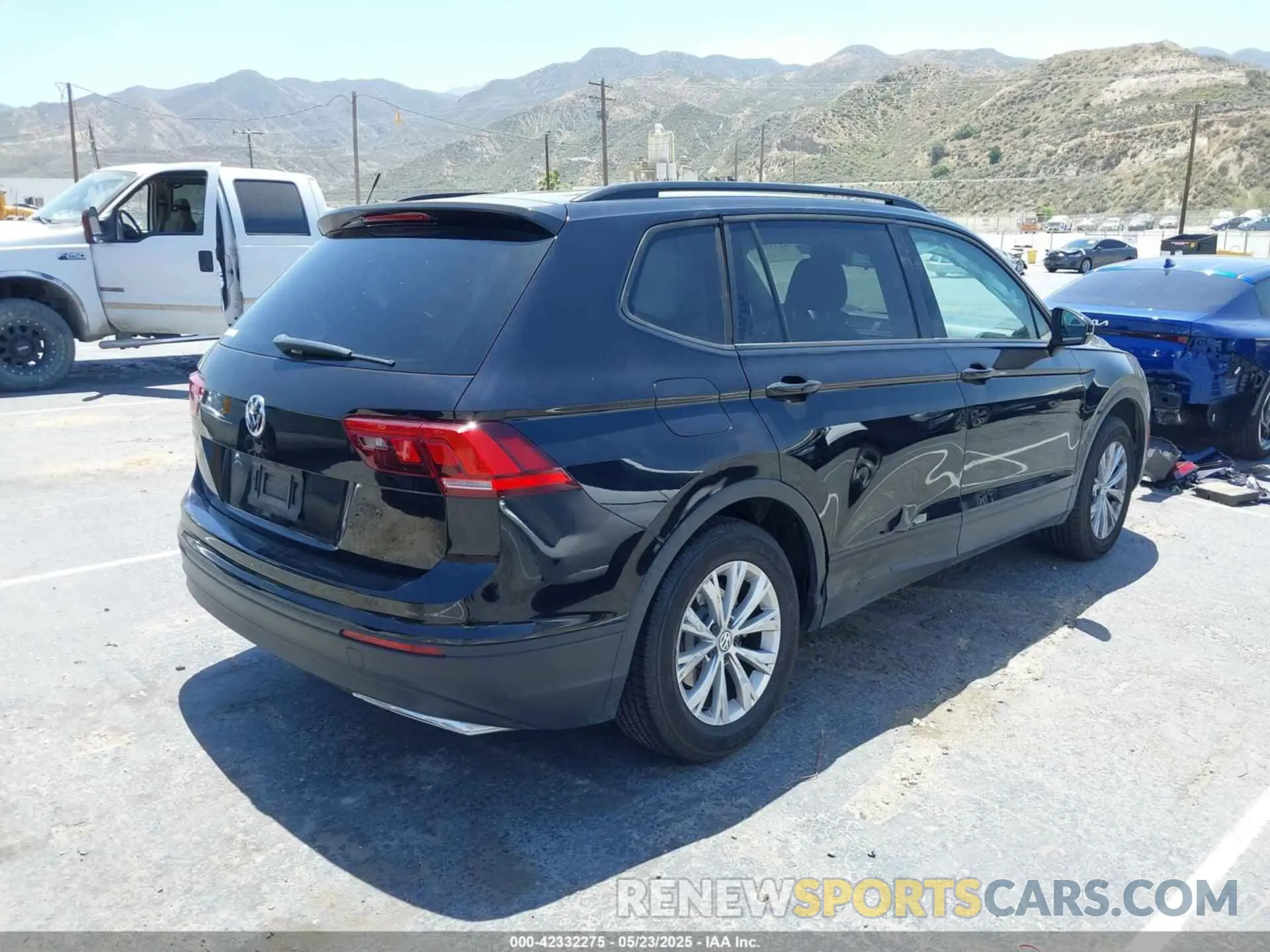 4 Photograph of a damaged car 3VV1B7AX0KM027381 VOLKSWAGEN TIGUAN 2019