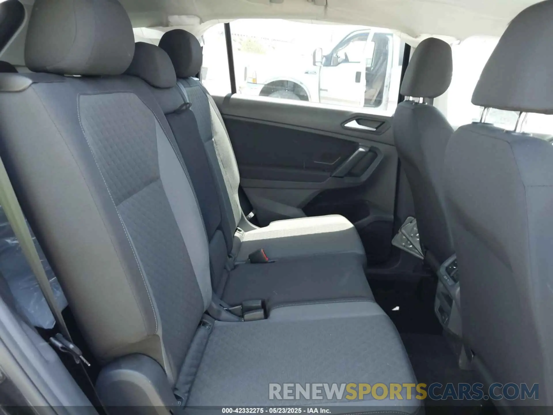 8 Photograph of a damaged car 3VV1B7AX0KM027381 VOLKSWAGEN TIGUAN 2019