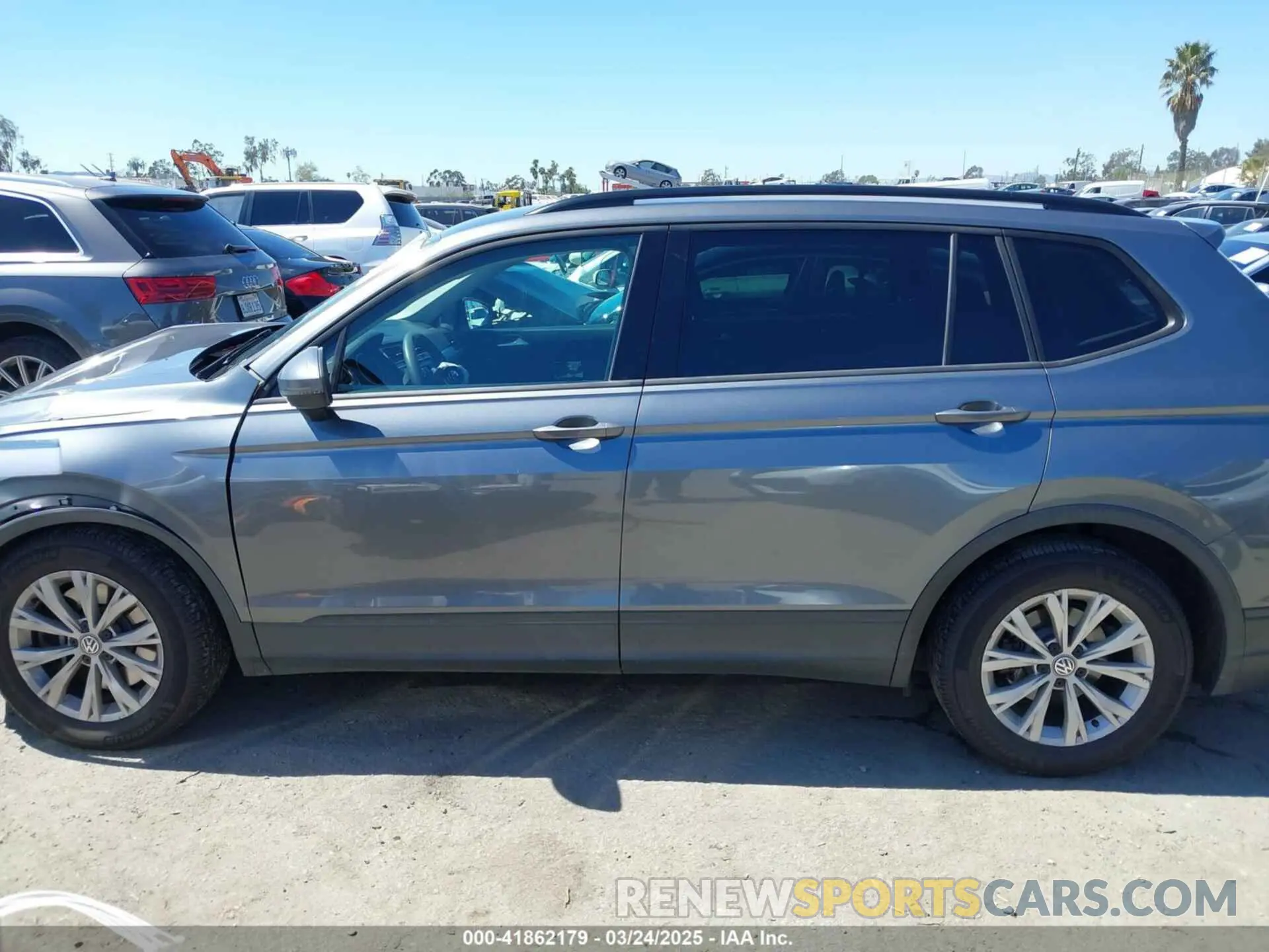 14 Photograph of a damaged car 3VV1B7AX0KM043032 VOLKSWAGEN TIGUAN 2019