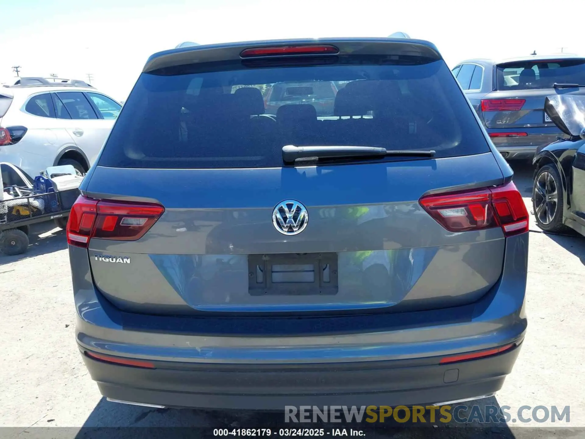 16 Photograph of a damaged car 3VV1B7AX0KM043032 VOLKSWAGEN TIGUAN 2019