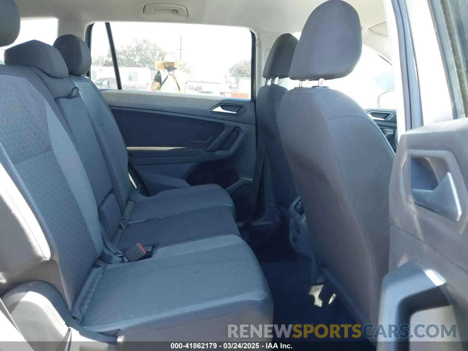 8 Photograph of a damaged car 3VV1B7AX0KM043032 VOLKSWAGEN TIGUAN 2019