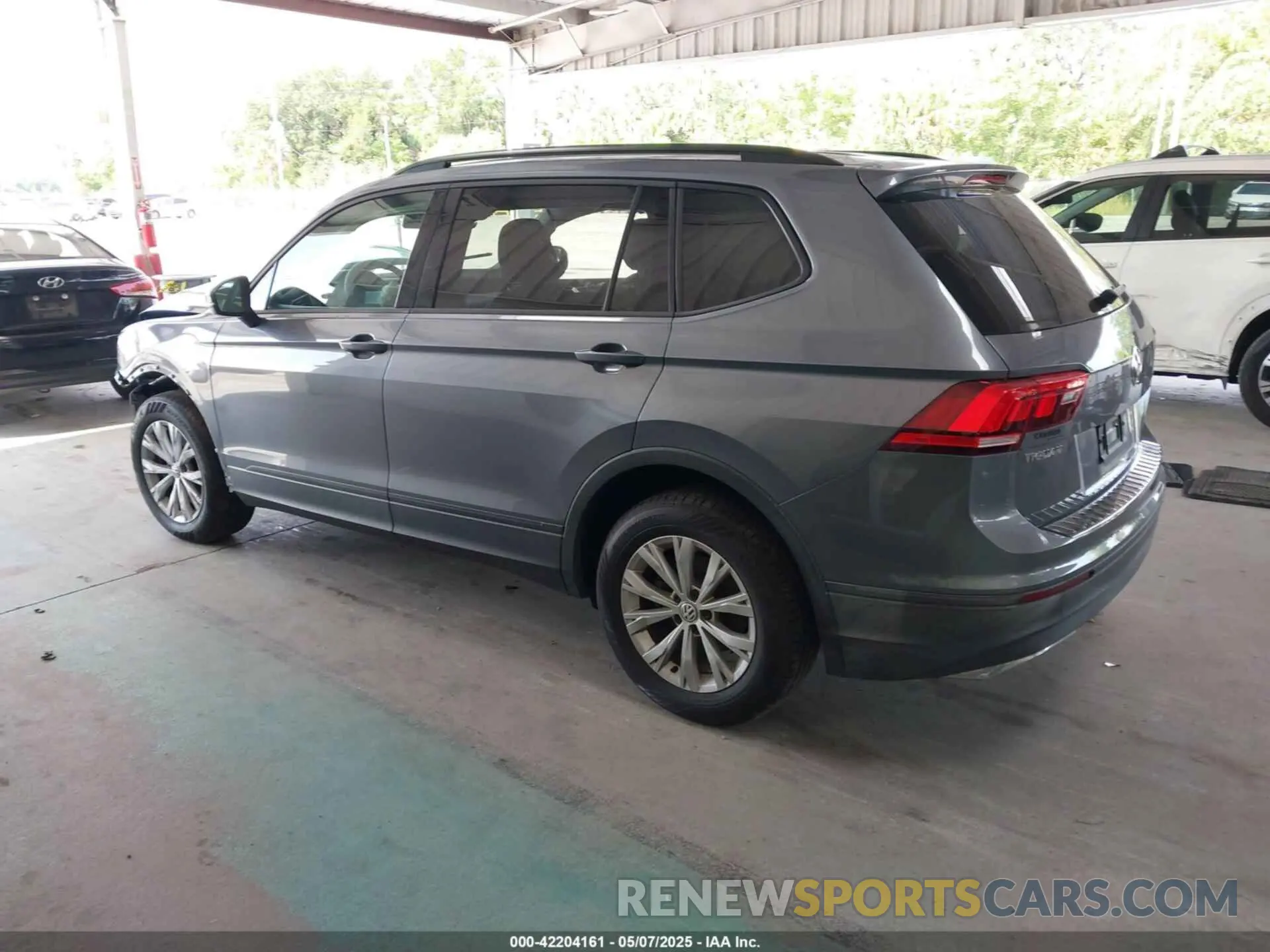3 Photograph of a damaged car 3VV1B7AX1KM064598 VOLKSWAGEN TIGUAN 2019