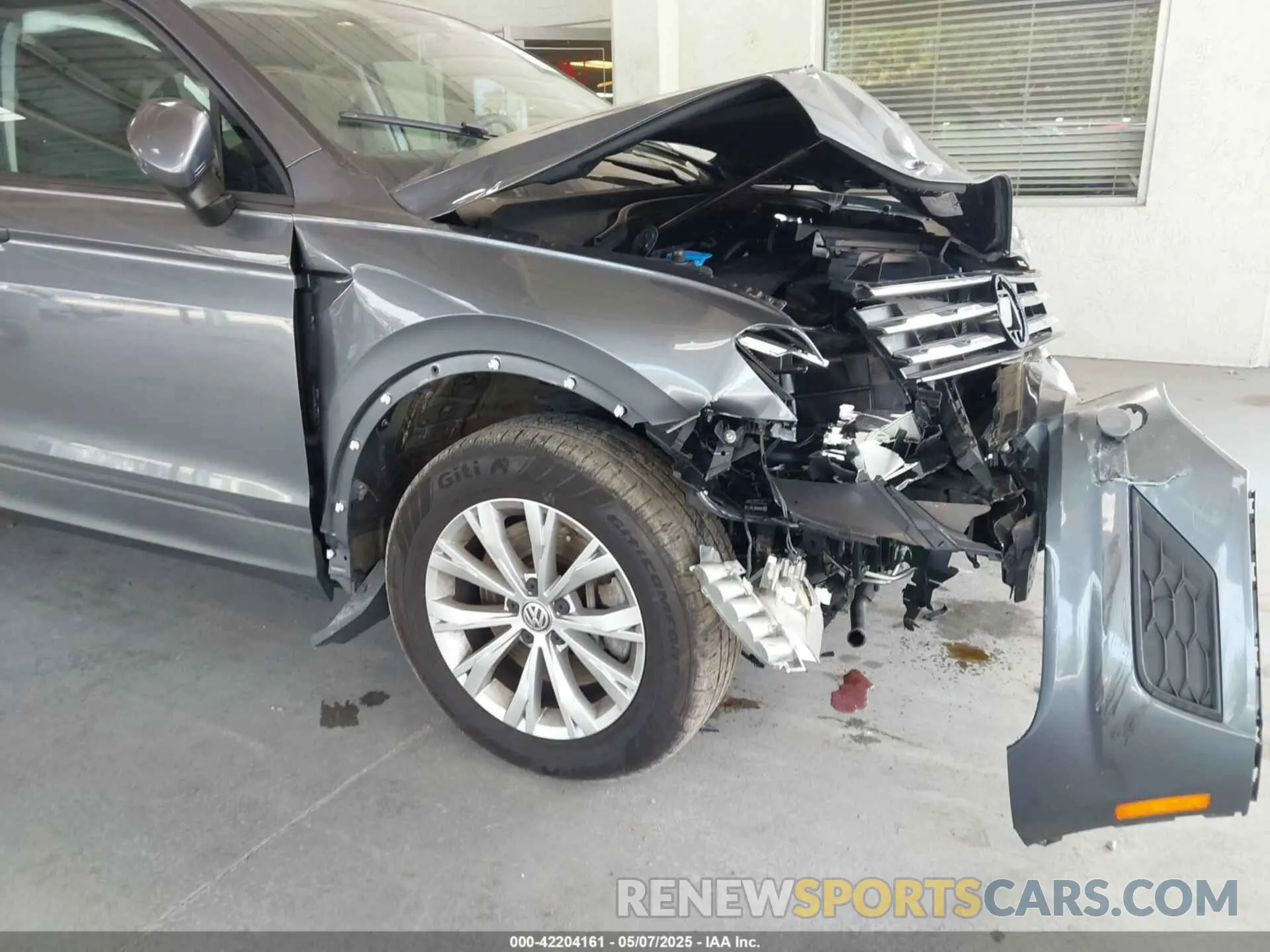 6 Photograph of a damaged car 3VV1B7AX1KM064598 VOLKSWAGEN TIGUAN 2019