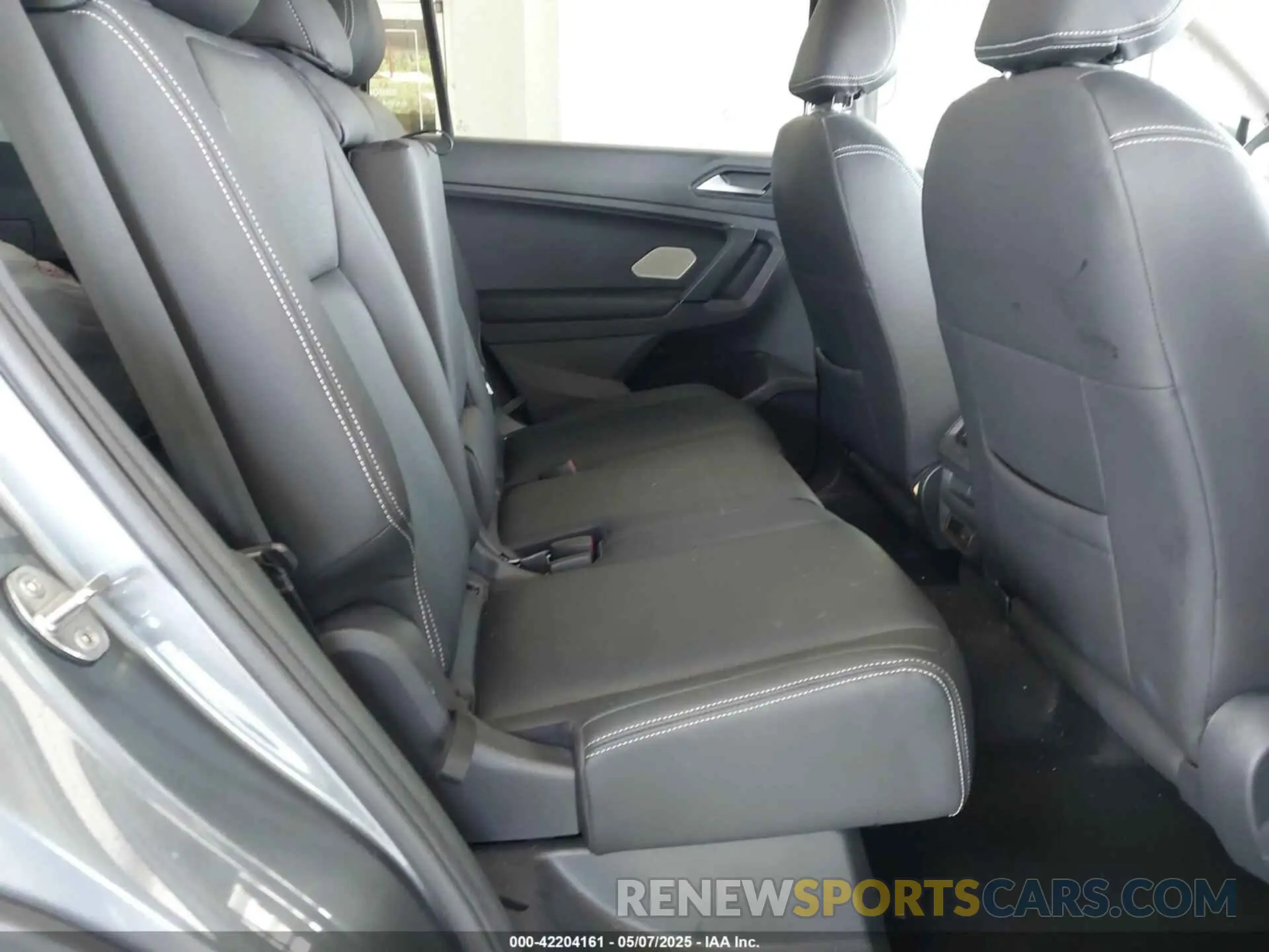 8 Photograph of a damaged car 3VV1B7AX1KM064598 VOLKSWAGEN TIGUAN 2019