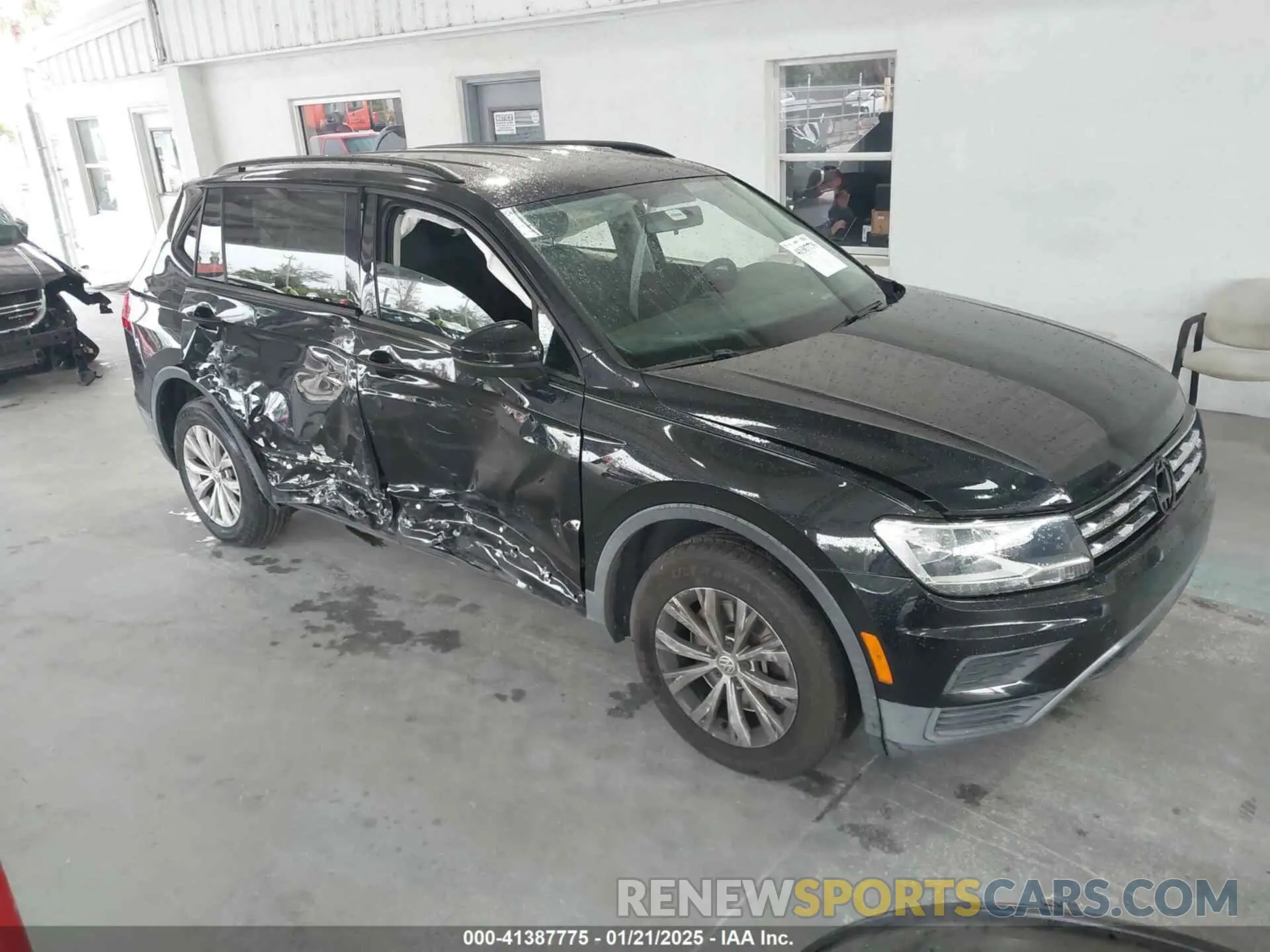 1 Photograph of a damaged car 3VV1B7AX1KM073074 VOLKSWAGEN TIGUAN 2019
