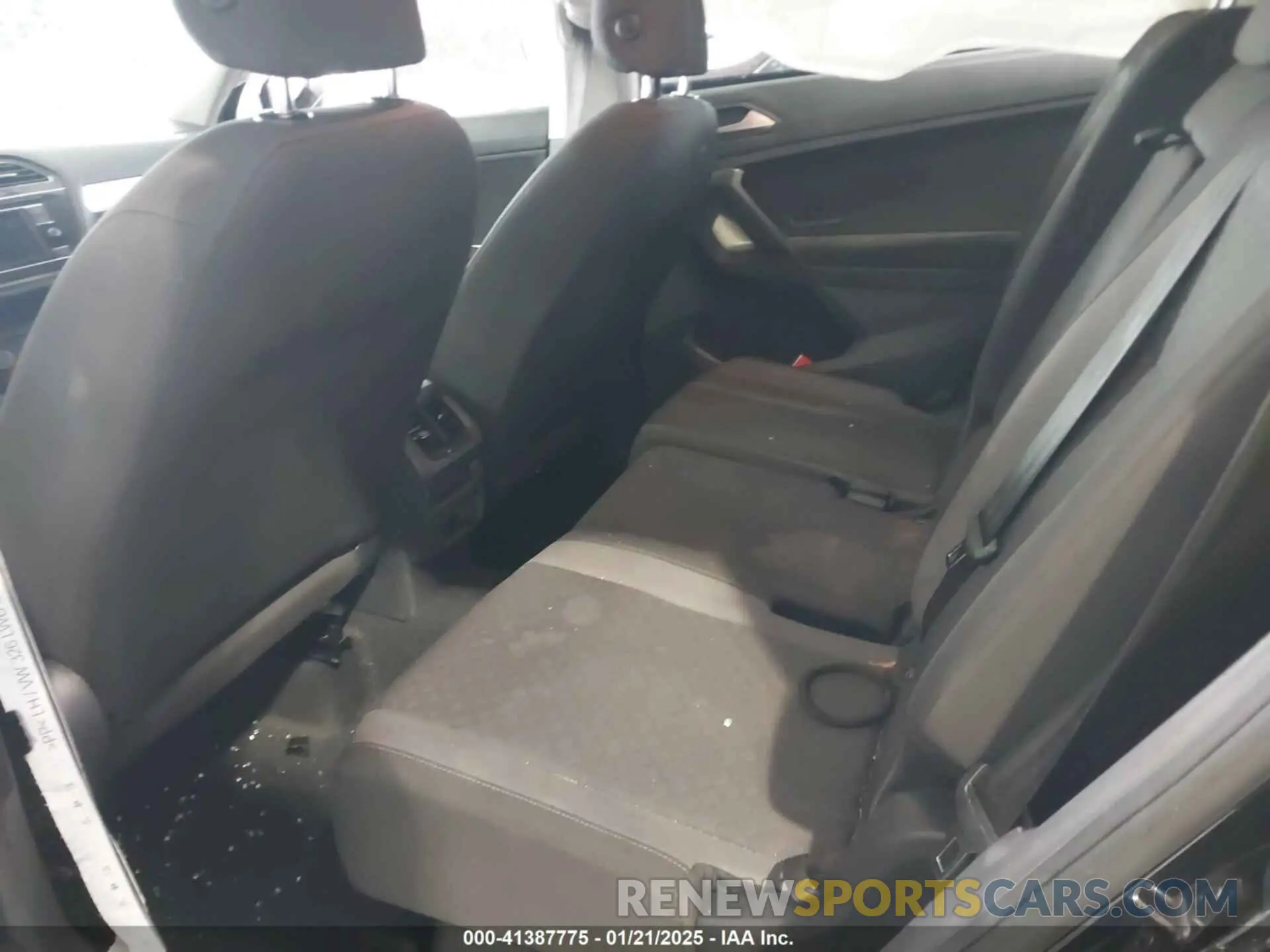 8 Photograph of a damaged car 3VV1B7AX1KM073074 VOLKSWAGEN TIGUAN 2019