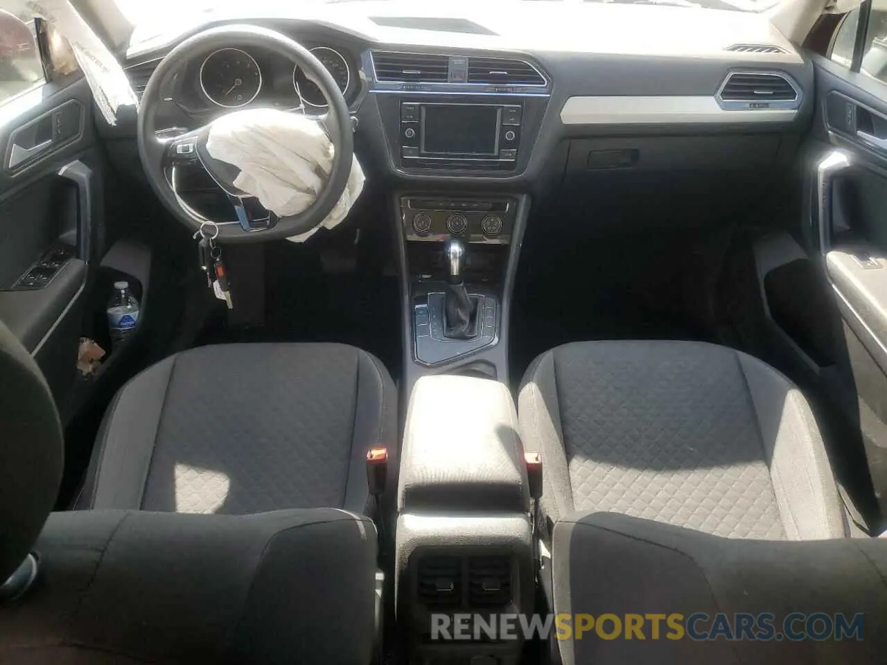 8 Photograph of a damaged car 3VV1B7AX1KM084026 VOLKSWAGEN TIGUAN 2019