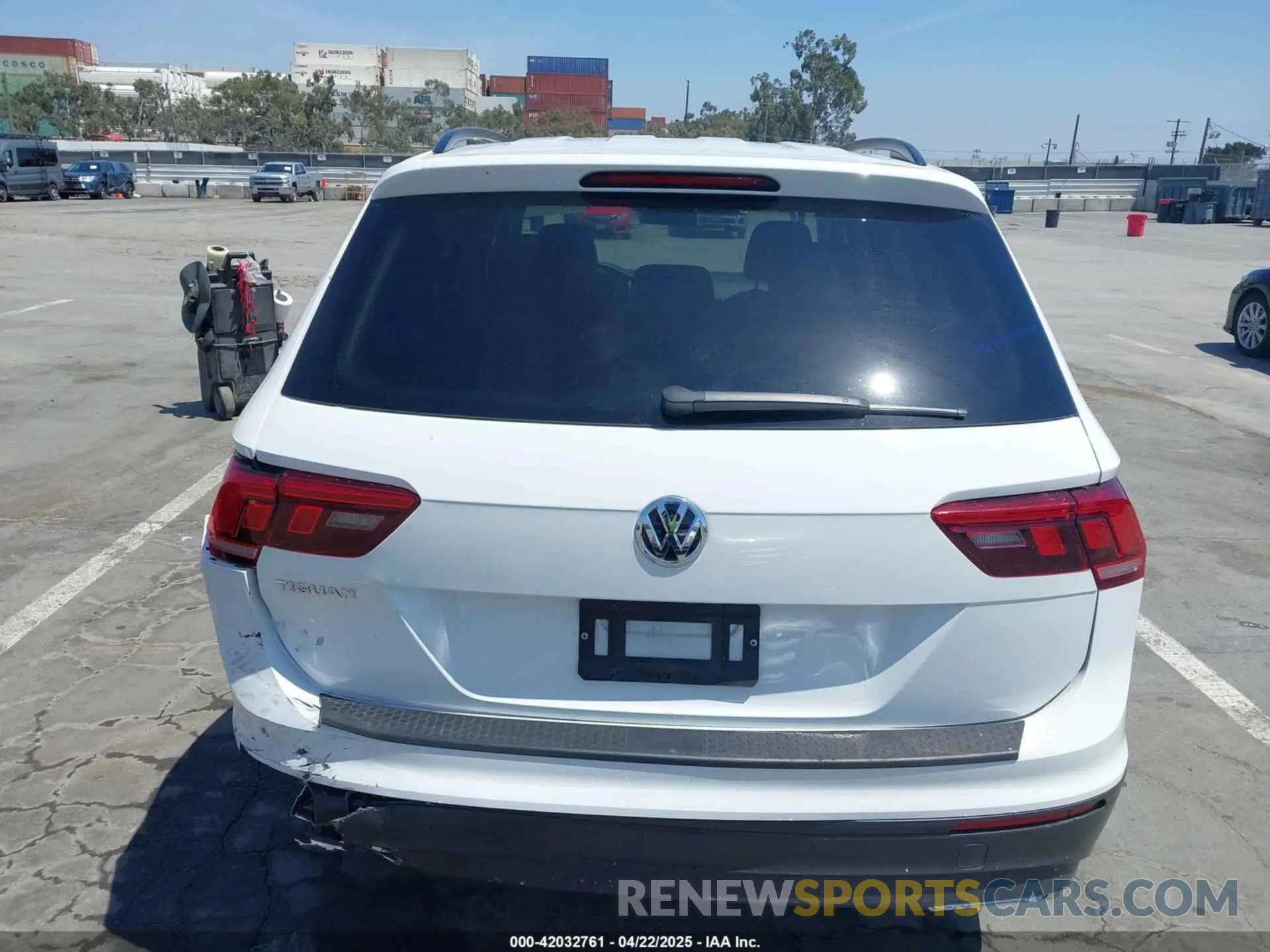 16 Photograph of a damaged car 3VV1B7AX1KM101407 VOLKSWAGEN TIGUAN 2019