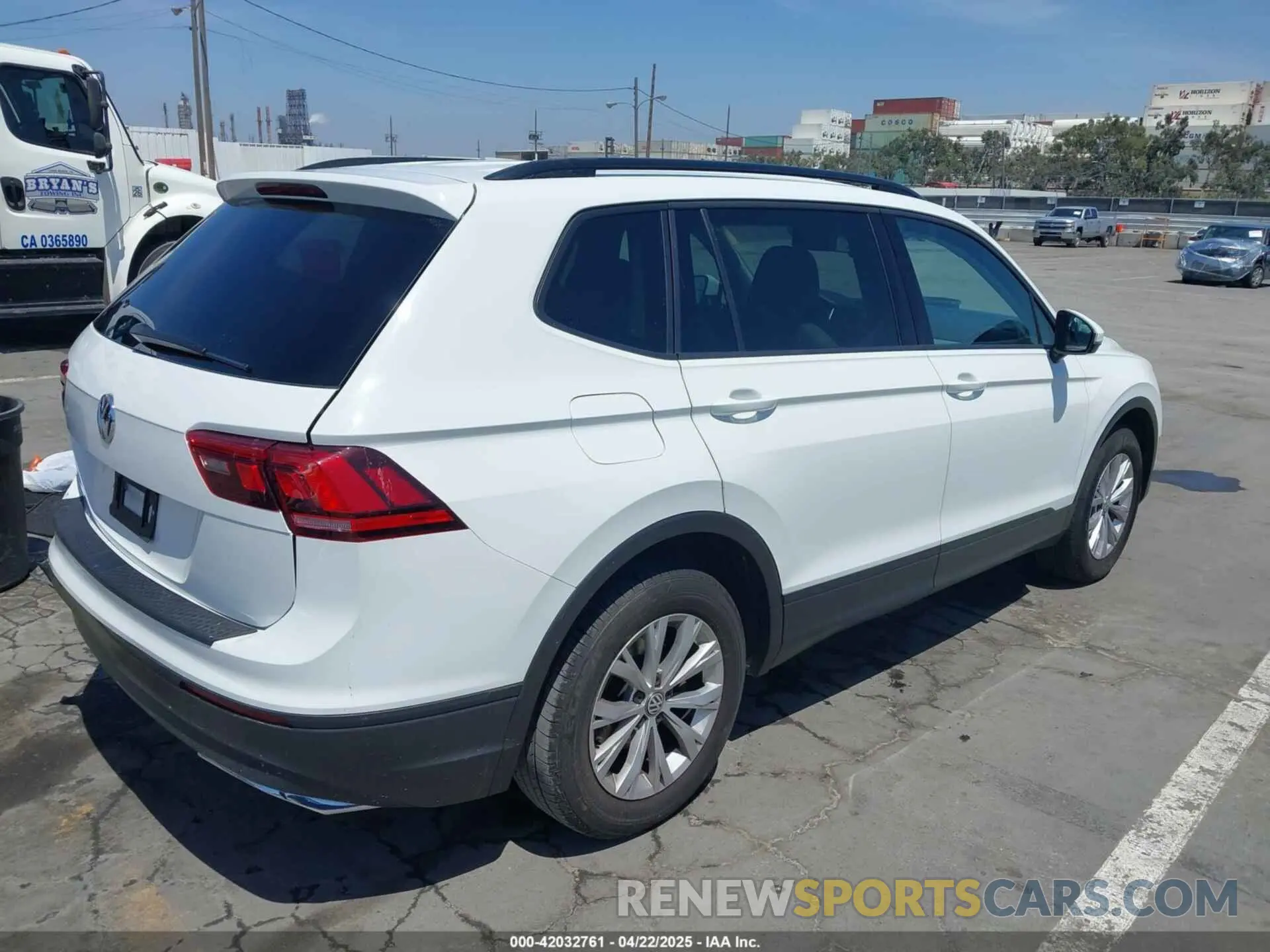 4 Photograph of a damaged car 3VV1B7AX1KM101407 VOLKSWAGEN TIGUAN 2019
