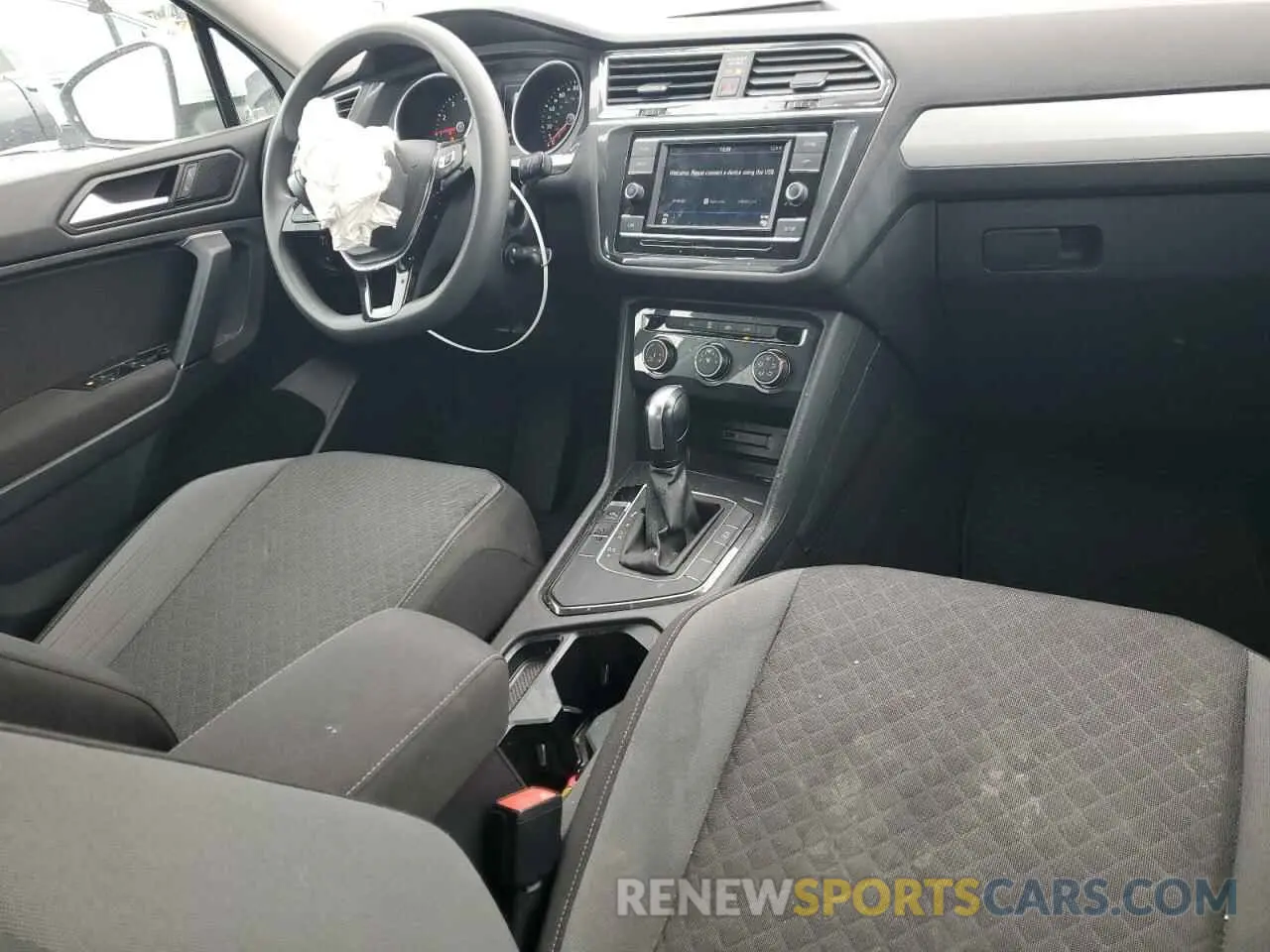 8 Photograph of a damaged car 3VV1B7AX1KM177516 VOLKSWAGEN TIGUAN 2019