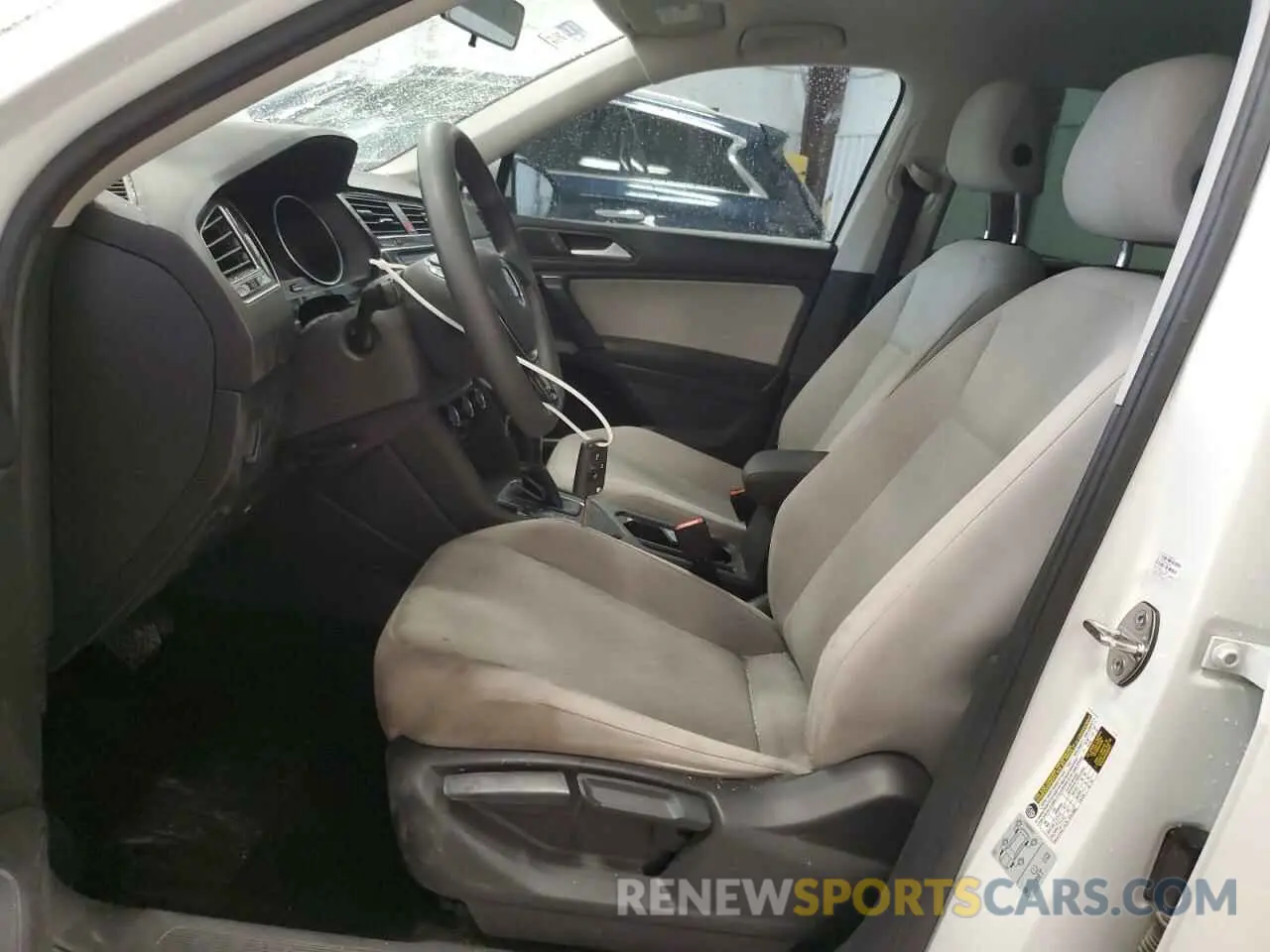 7 Photograph of a damaged car 3VV1B7AX2KM040004 VOLKSWAGEN TIGUAN 2019