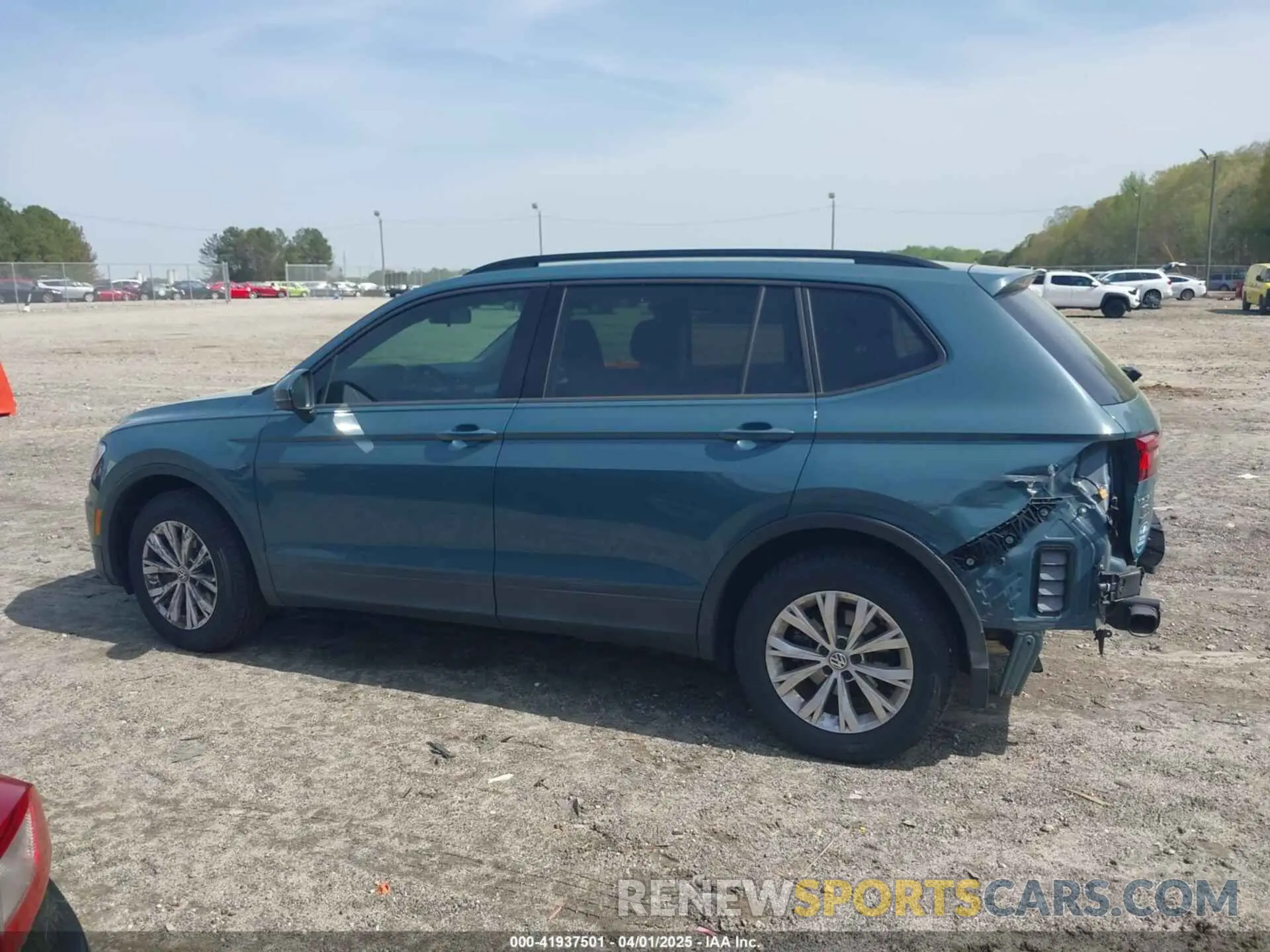 15 Photograph of a damaged car 3VV1B7AX2KM131063 VOLKSWAGEN TIGUAN 2019
