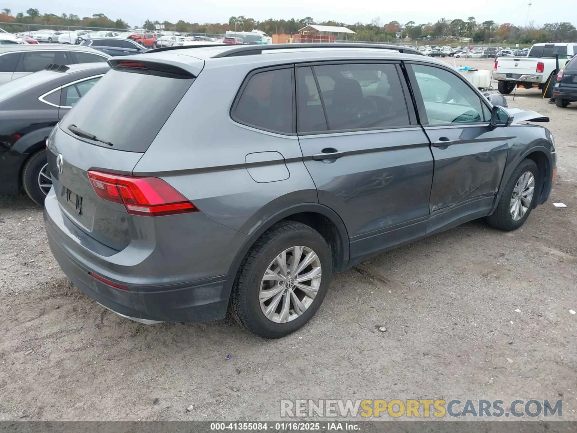 4 Photograph of a damaged car 3VV1B7AX3KM047494 VOLKSWAGEN TIGUAN 2019