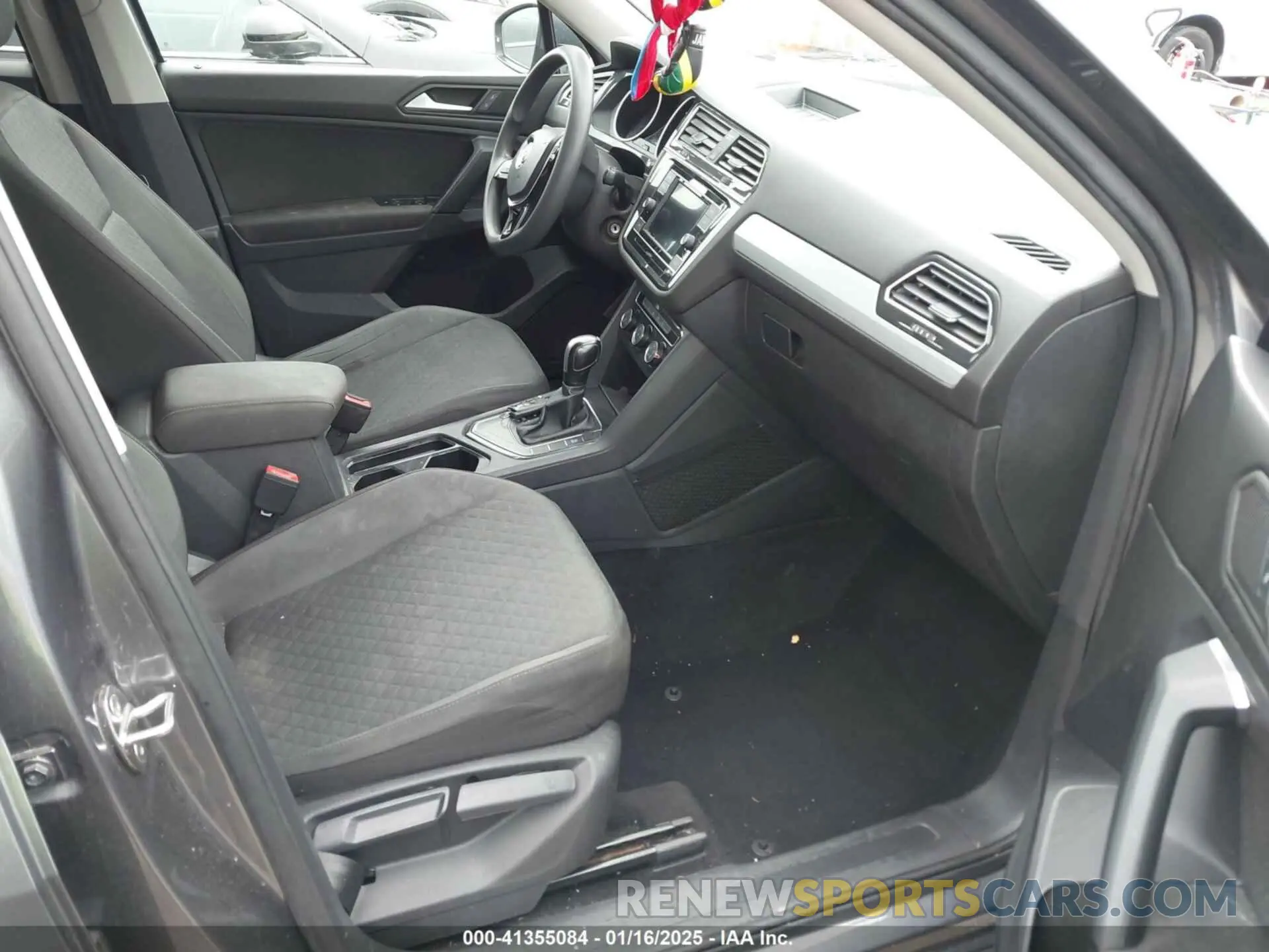 5 Photograph of a damaged car 3VV1B7AX3KM047494 VOLKSWAGEN TIGUAN 2019