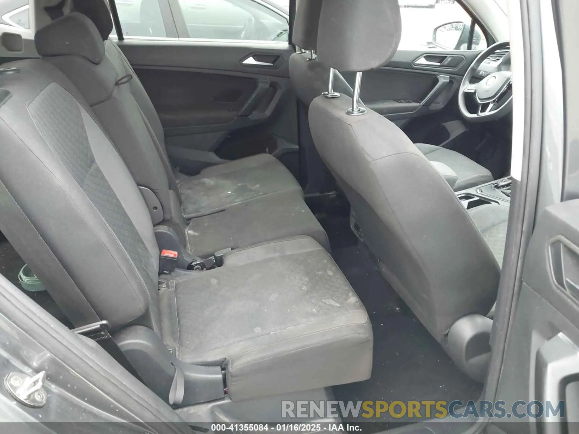 8 Photograph of a damaged car 3VV1B7AX3KM047494 VOLKSWAGEN TIGUAN 2019