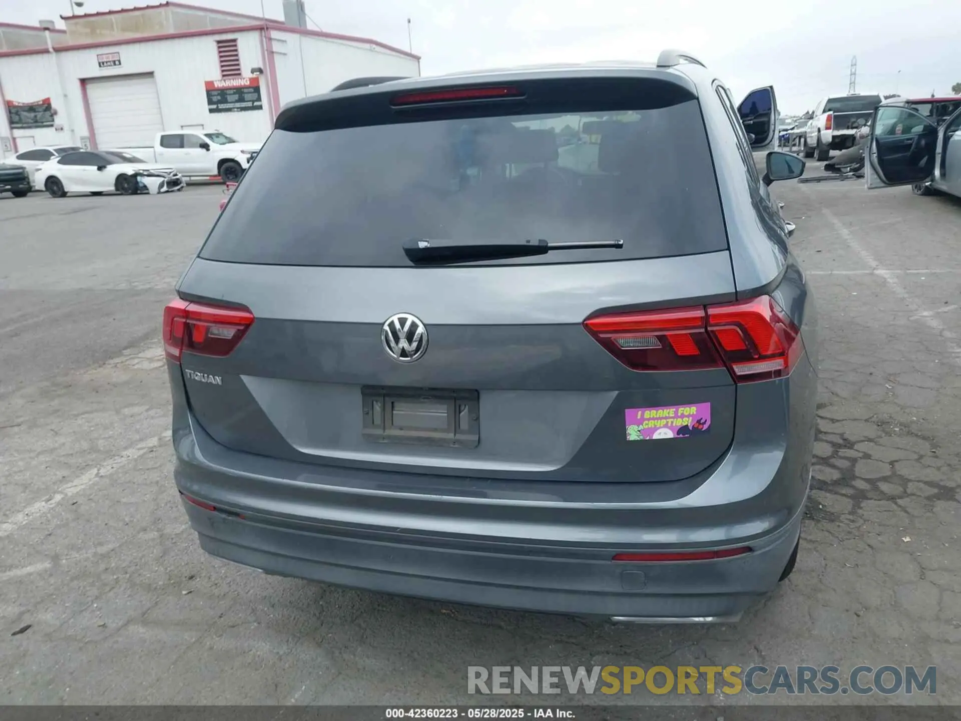 16 Photograph of a damaged car 3VV1B7AX3KM114739 VOLKSWAGEN TIGUAN 2019