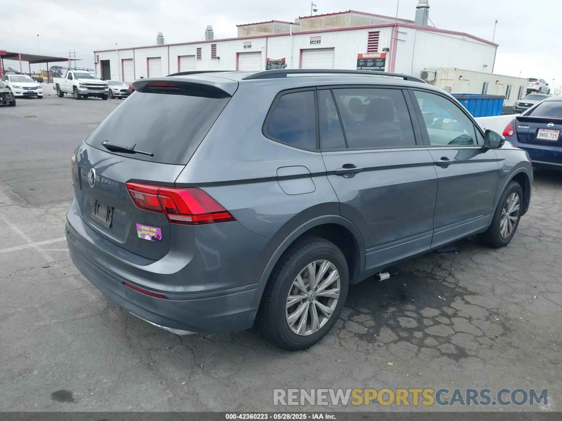 4 Photograph of a damaged car 3VV1B7AX3KM114739 VOLKSWAGEN TIGUAN 2019