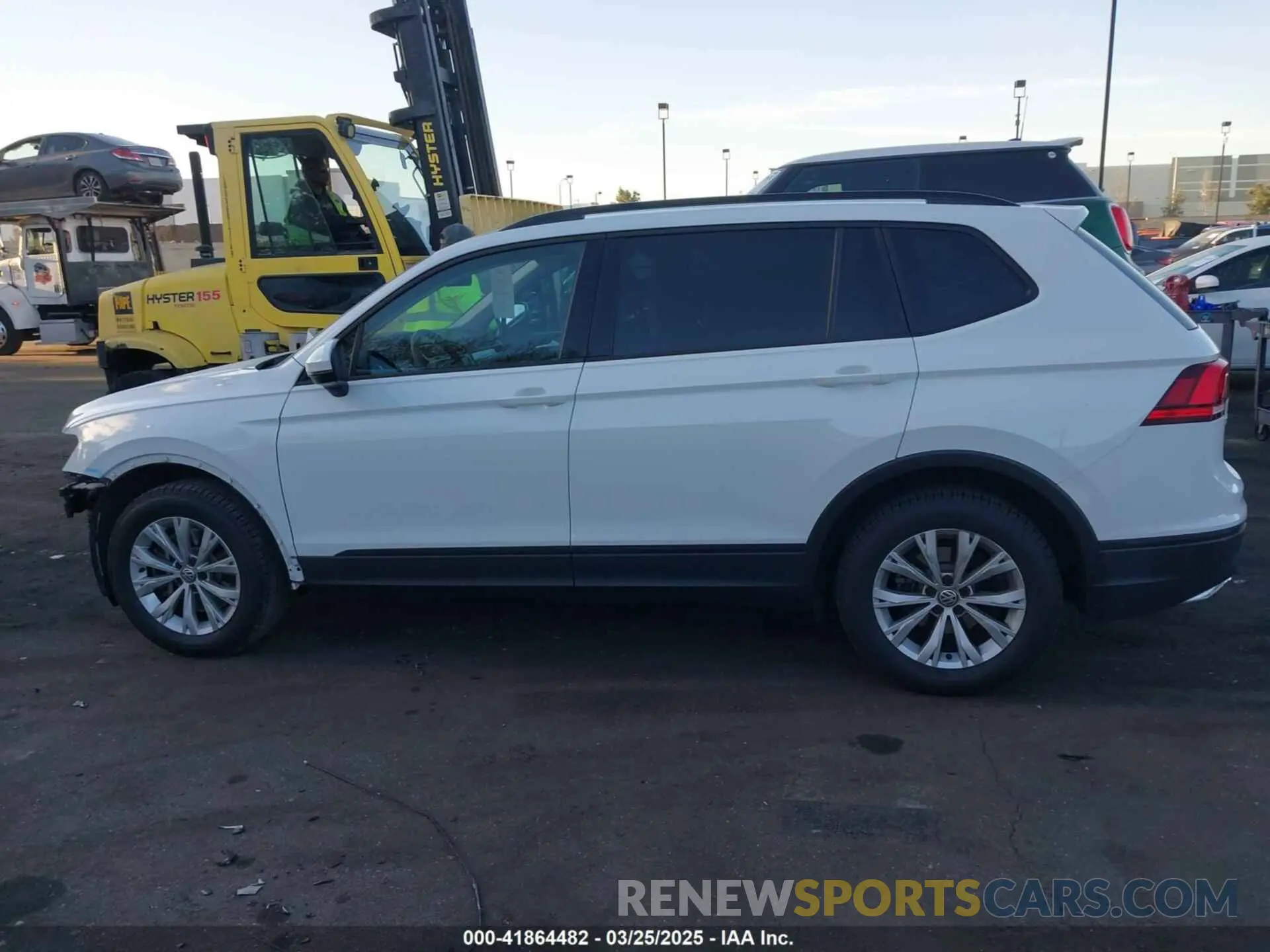 15 Photograph of a damaged car 3VV1B7AX4KM009210 VOLKSWAGEN TIGUAN 2019