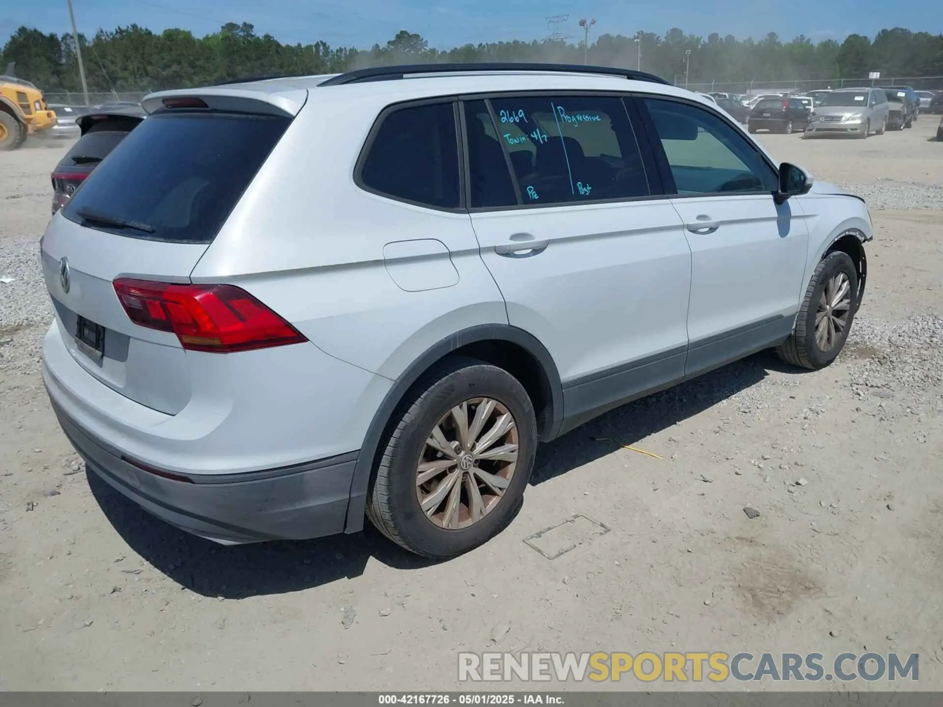 4 Photograph of a damaged car 3VV1B7AX4KM048590 VOLKSWAGEN TIGUAN 2019