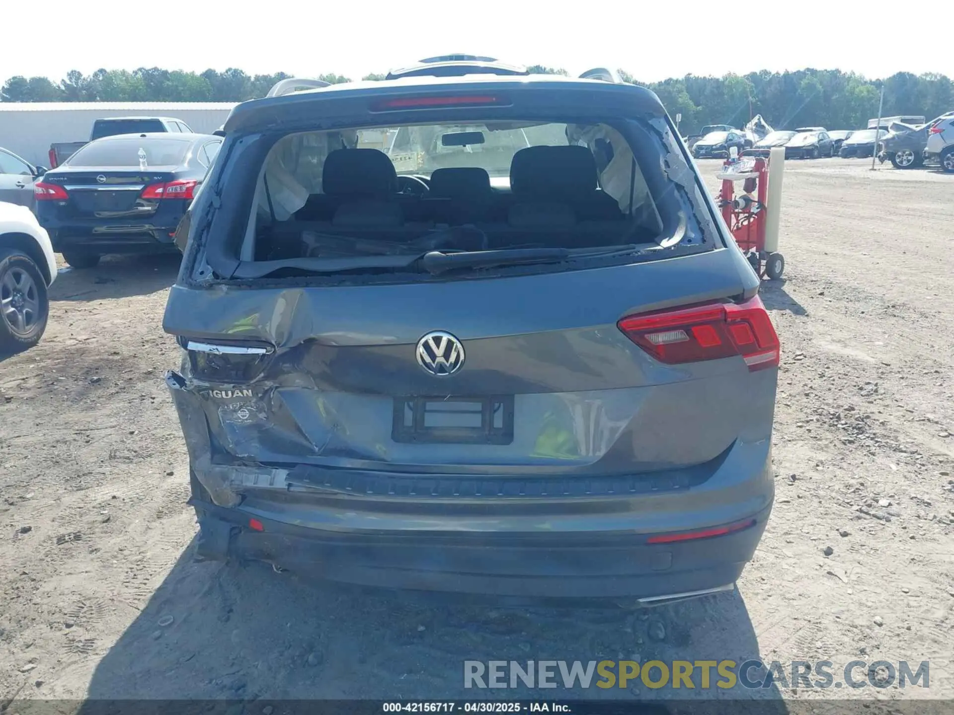 16 Photograph of a damaged car 3VV1B7AX4KM085980 VOLKSWAGEN TIGUAN 2019