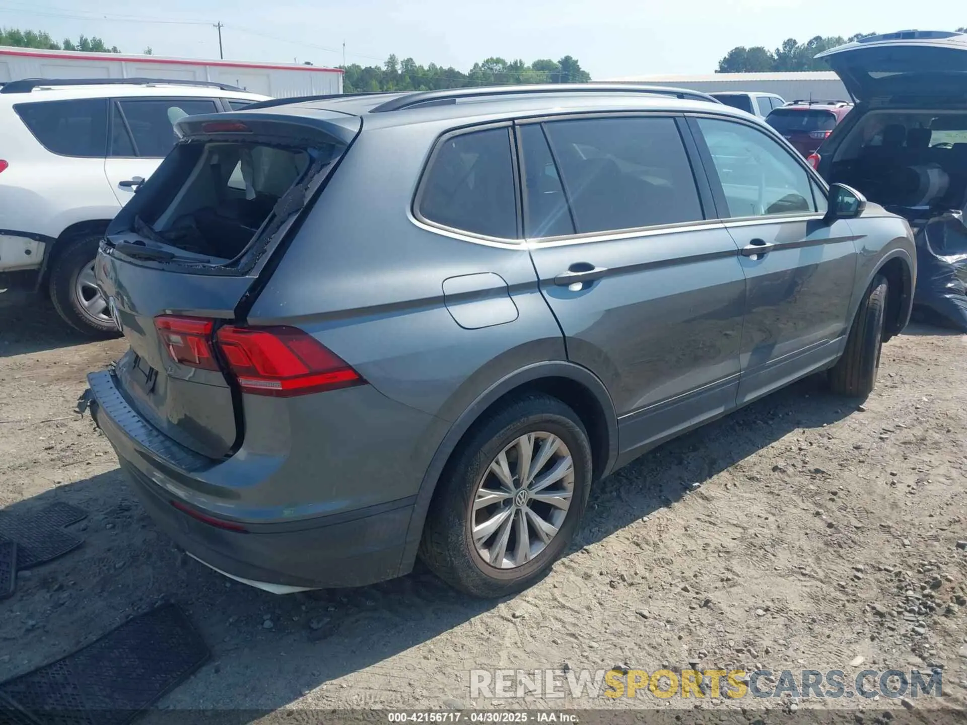 4 Photograph of a damaged car 3VV1B7AX4KM085980 VOLKSWAGEN TIGUAN 2019