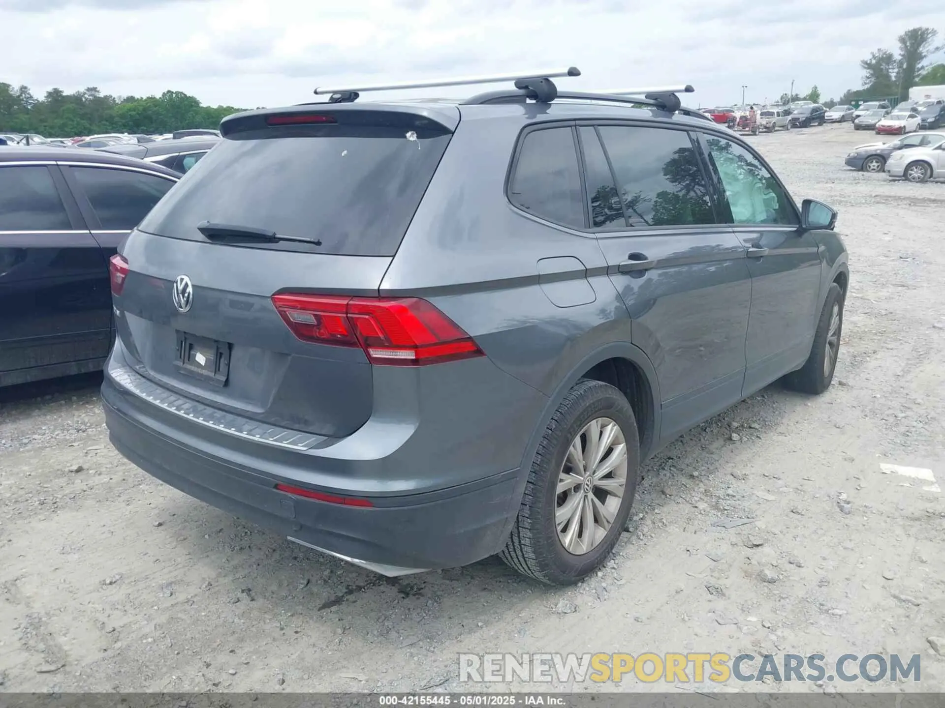 4 Photograph of a damaged car 3VV1B7AX4KM133705 VOLKSWAGEN TIGUAN 2019