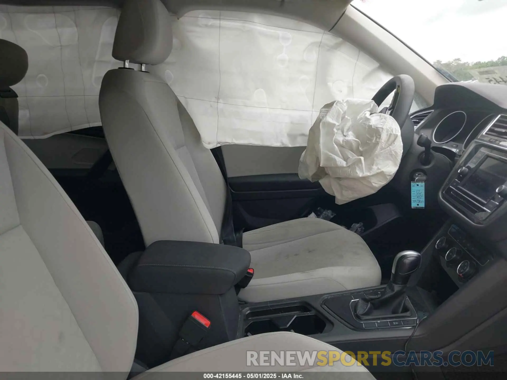 5 Photograph of a damaged car 3VV1B7AX4KM133705 VOLKSWAGEN TIGUAN 2019