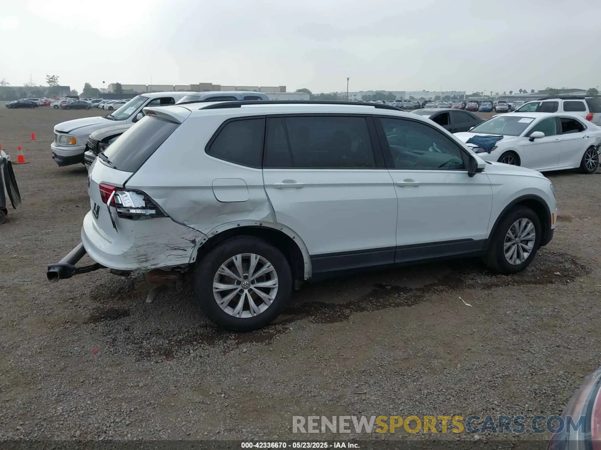 14 Photograph of a damaged car 3VV1B7AX4KM177817 VOLKSWAGEN TIGUAN 2019