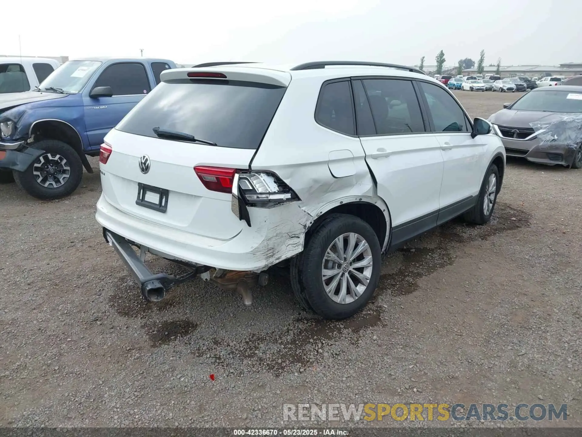 4 Photograph of a damaged car 3VV1B7AX4KM177817 VOLKSWAGEN TIGUAN 2019