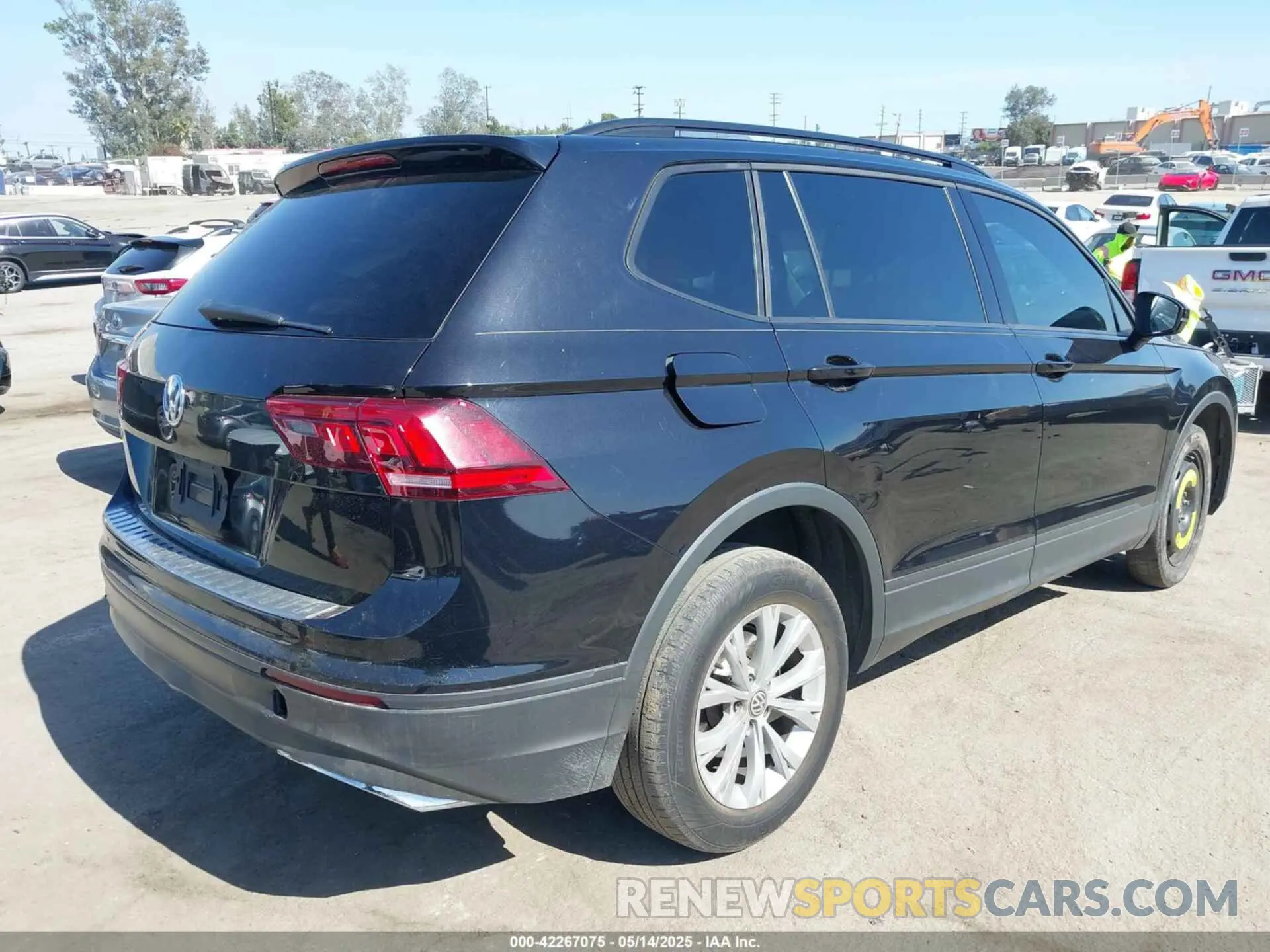 4 Photograph of a damaged car 3VV1B7AX5KM187174 VOLKSWAGEN TIGUAN 2019